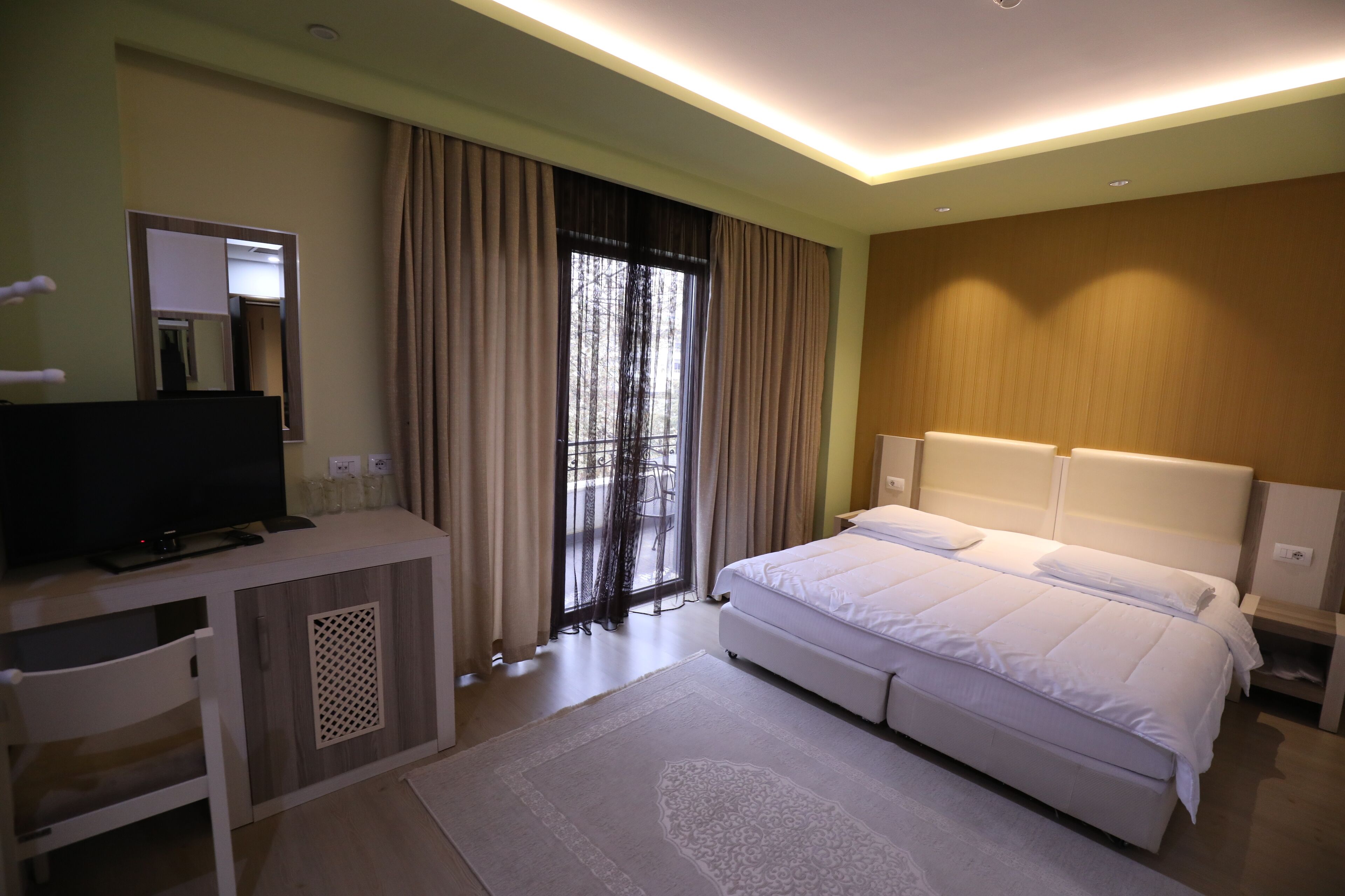 Hotel 1 Maji