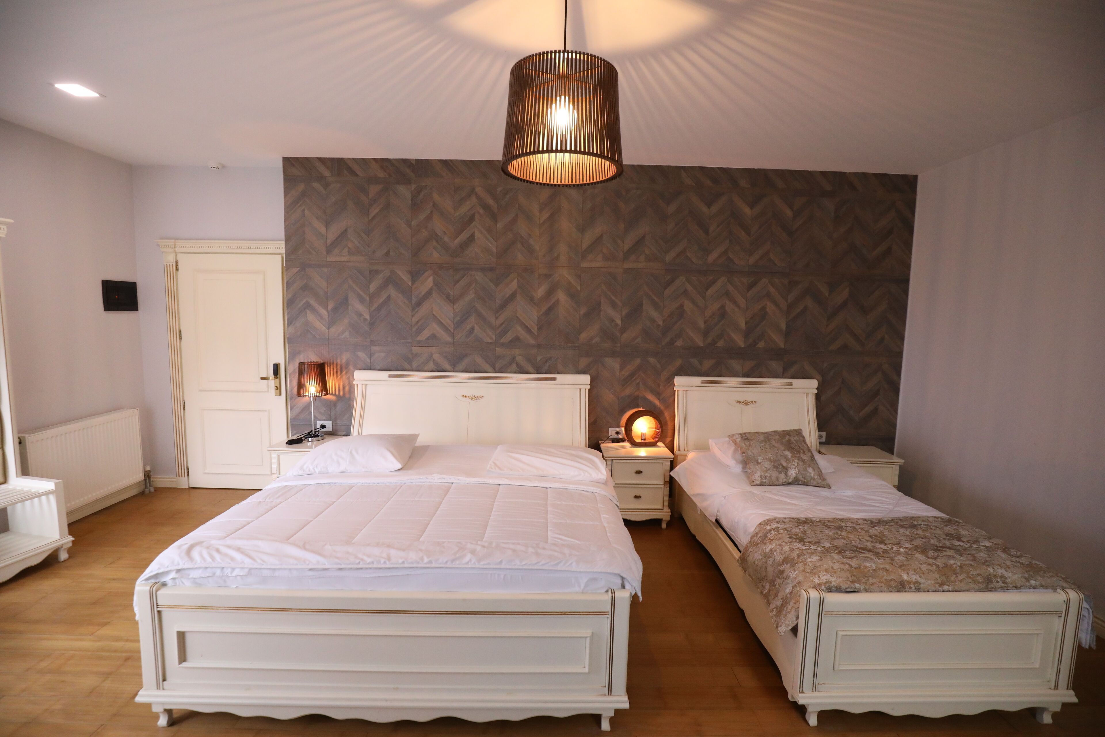 Hotel 1 Maji
