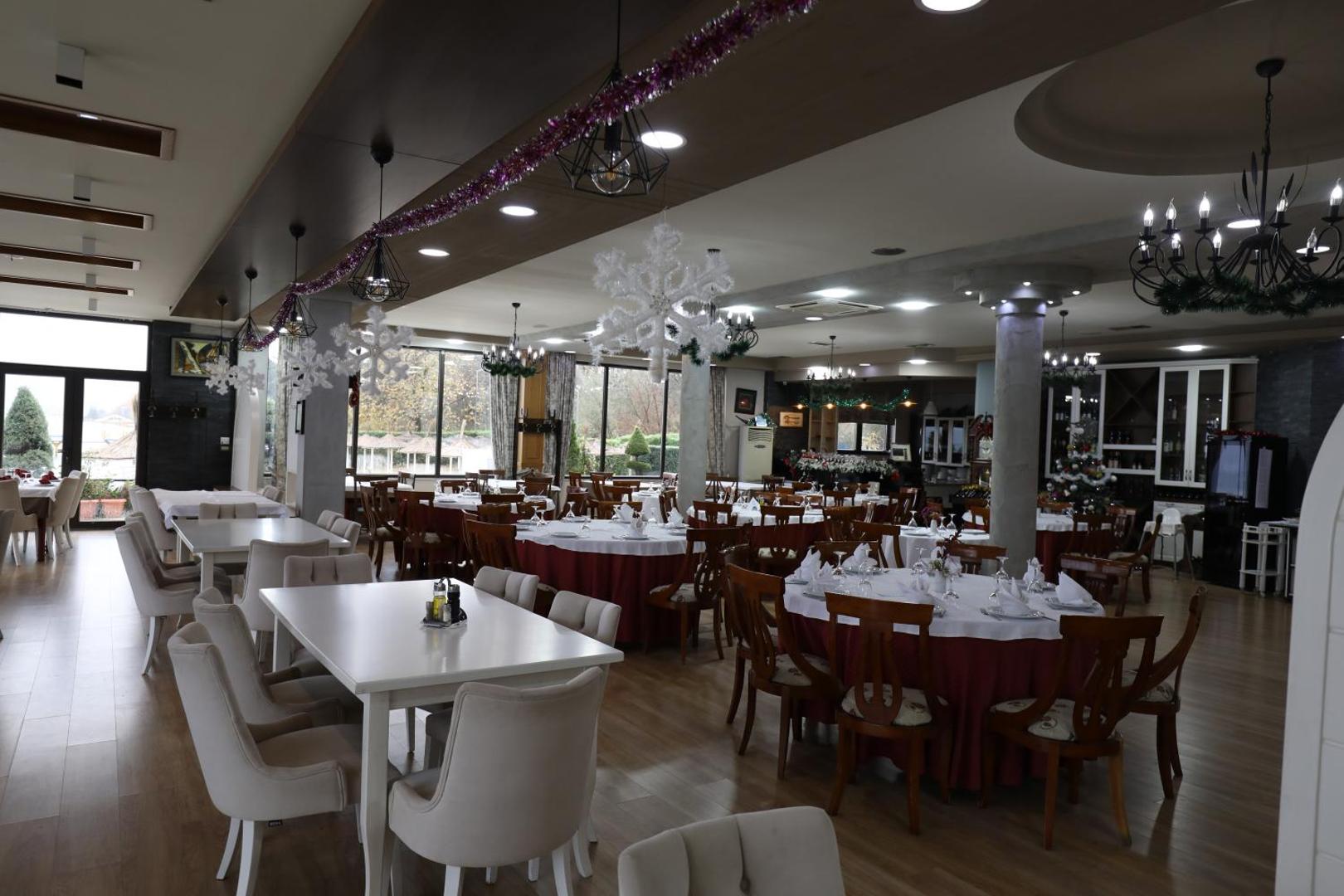 Hotel 1 Maji