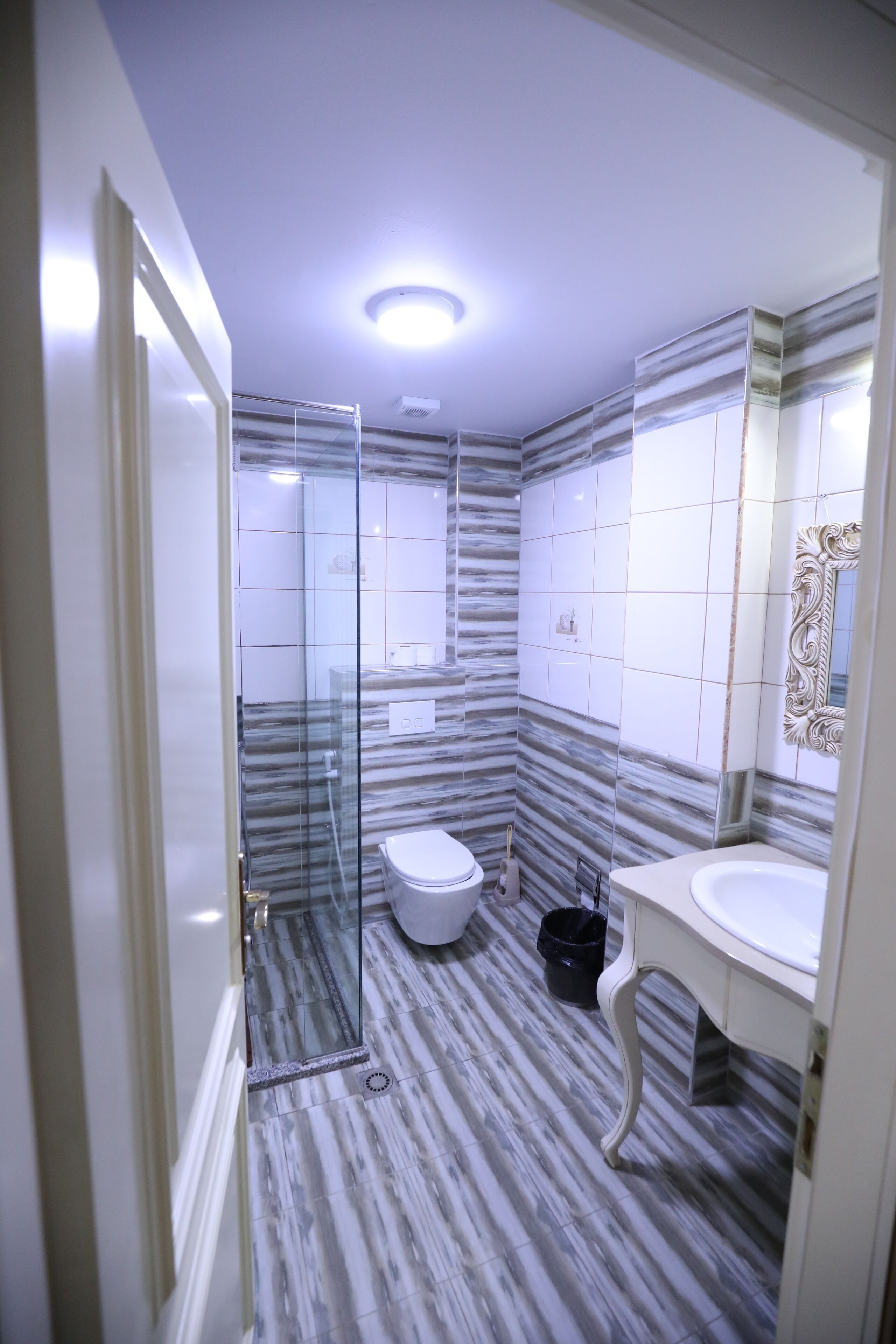 Hotel 1 Maji