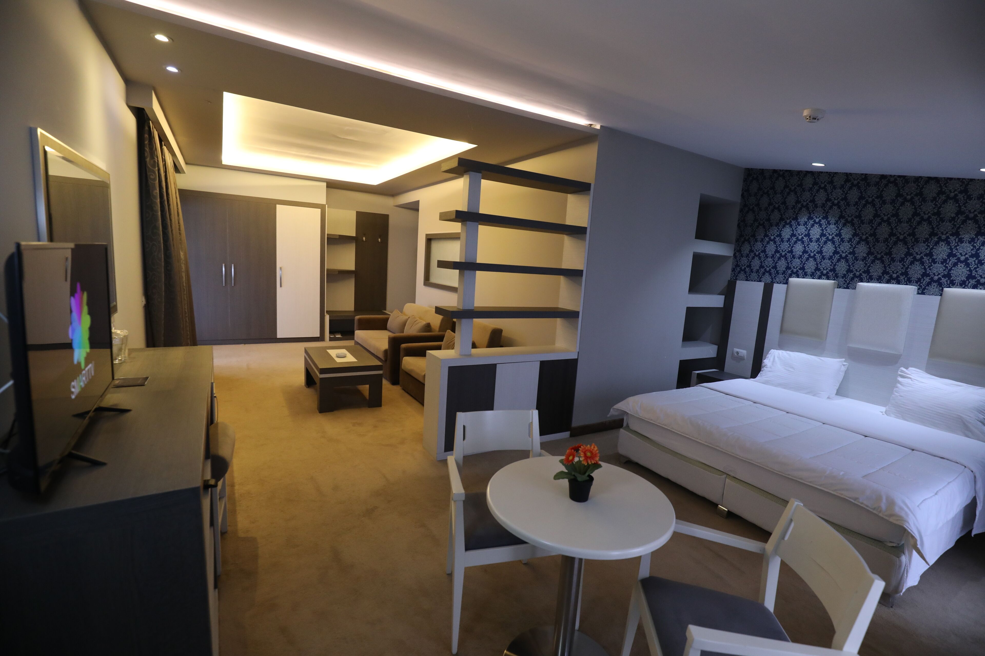 Hotel 1 Maji