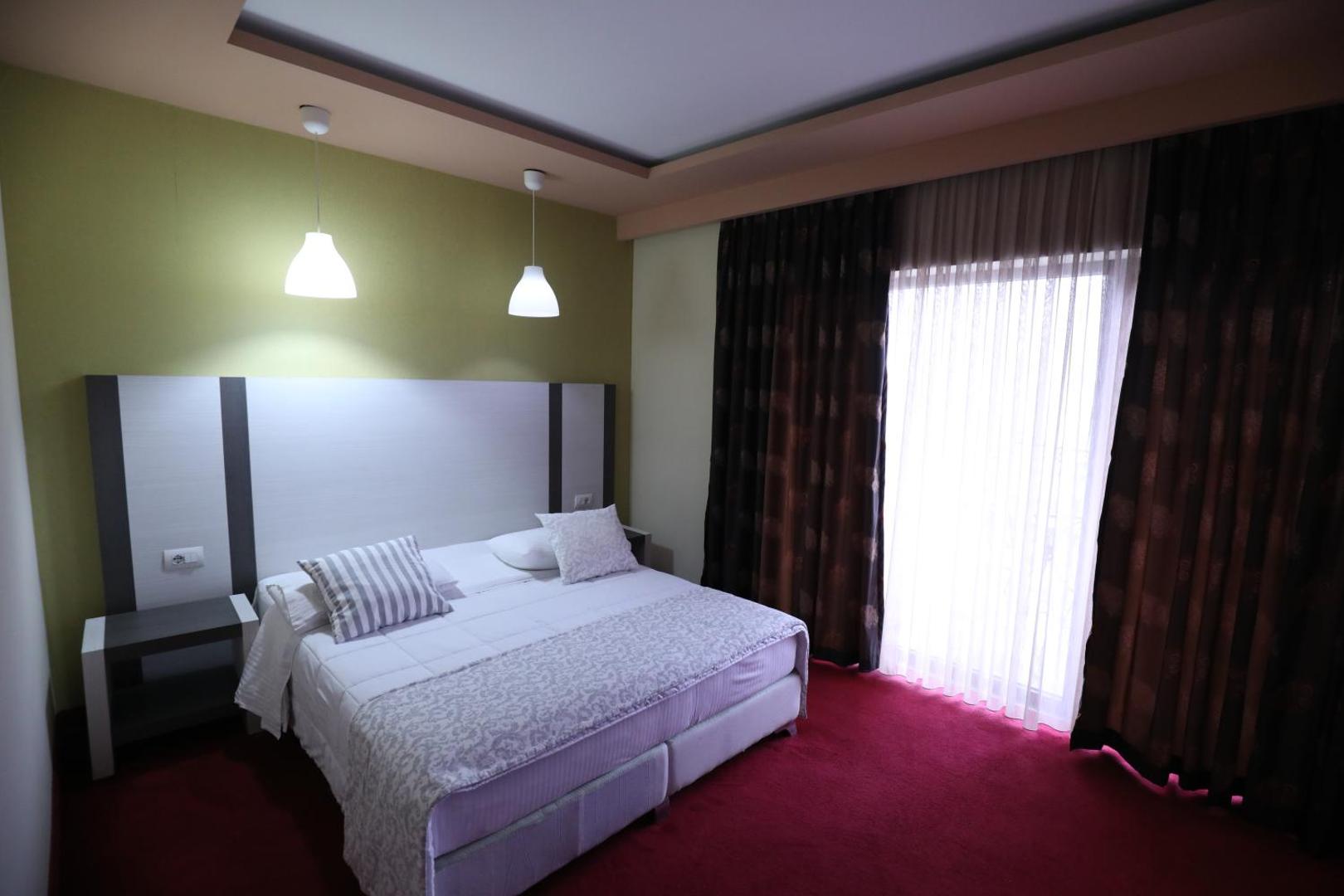 Hotel 1 Maji