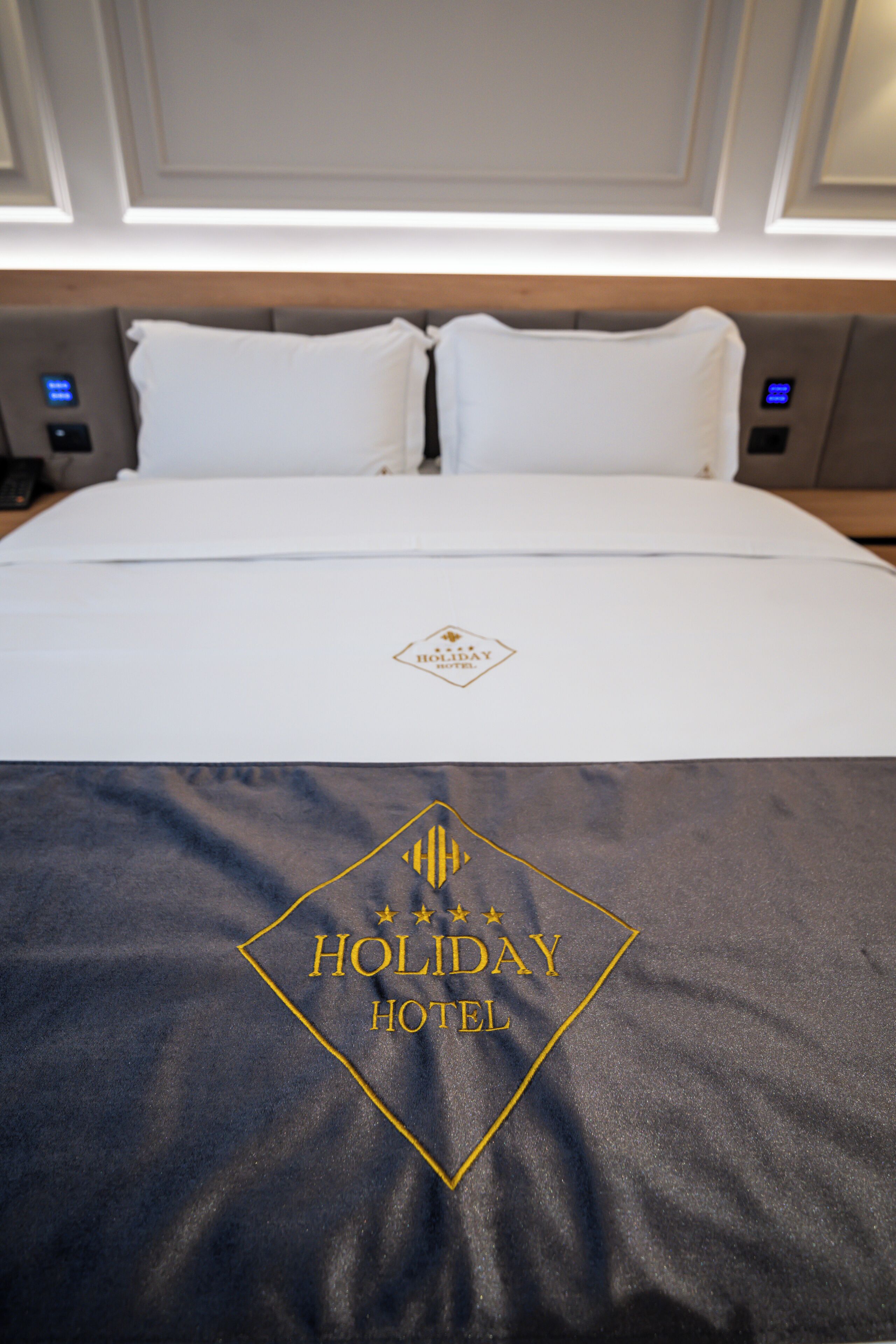 Holiday Hotel