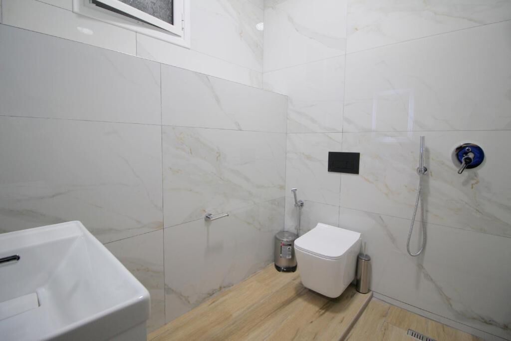 Alis Apartments