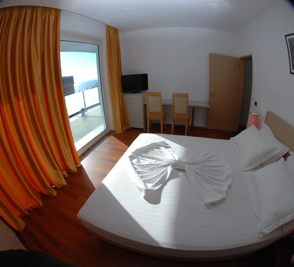 Summer Suite Hotel