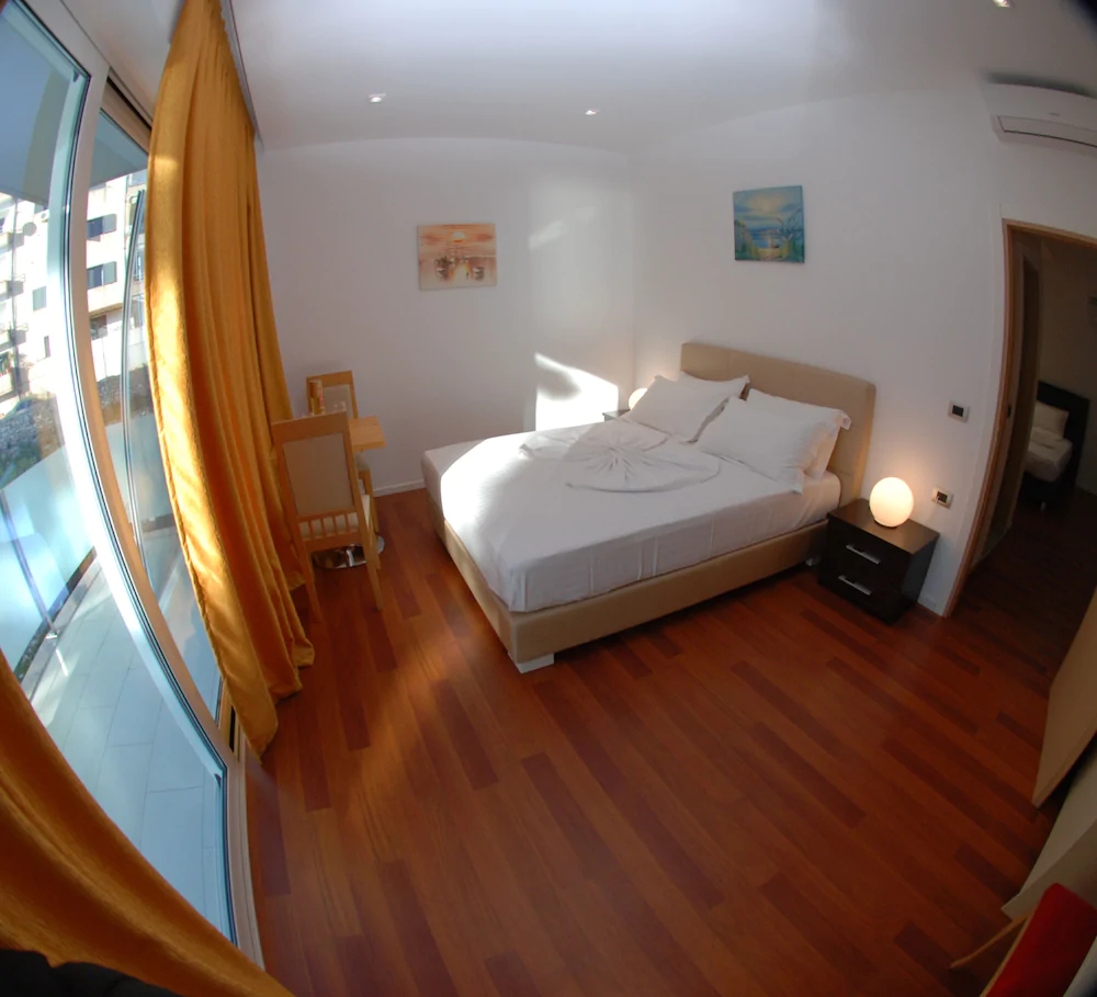 Summer Suite Hotel