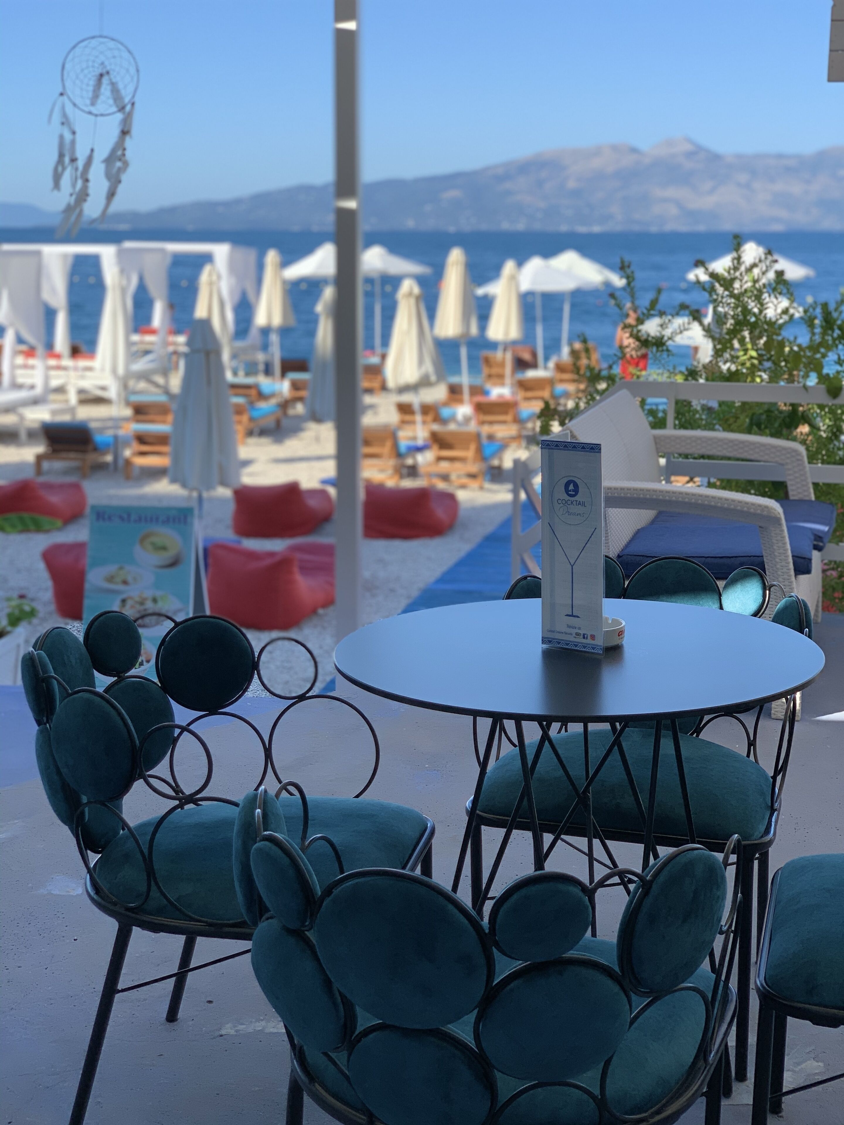 Cocktail & Dreams - Beach Hotel