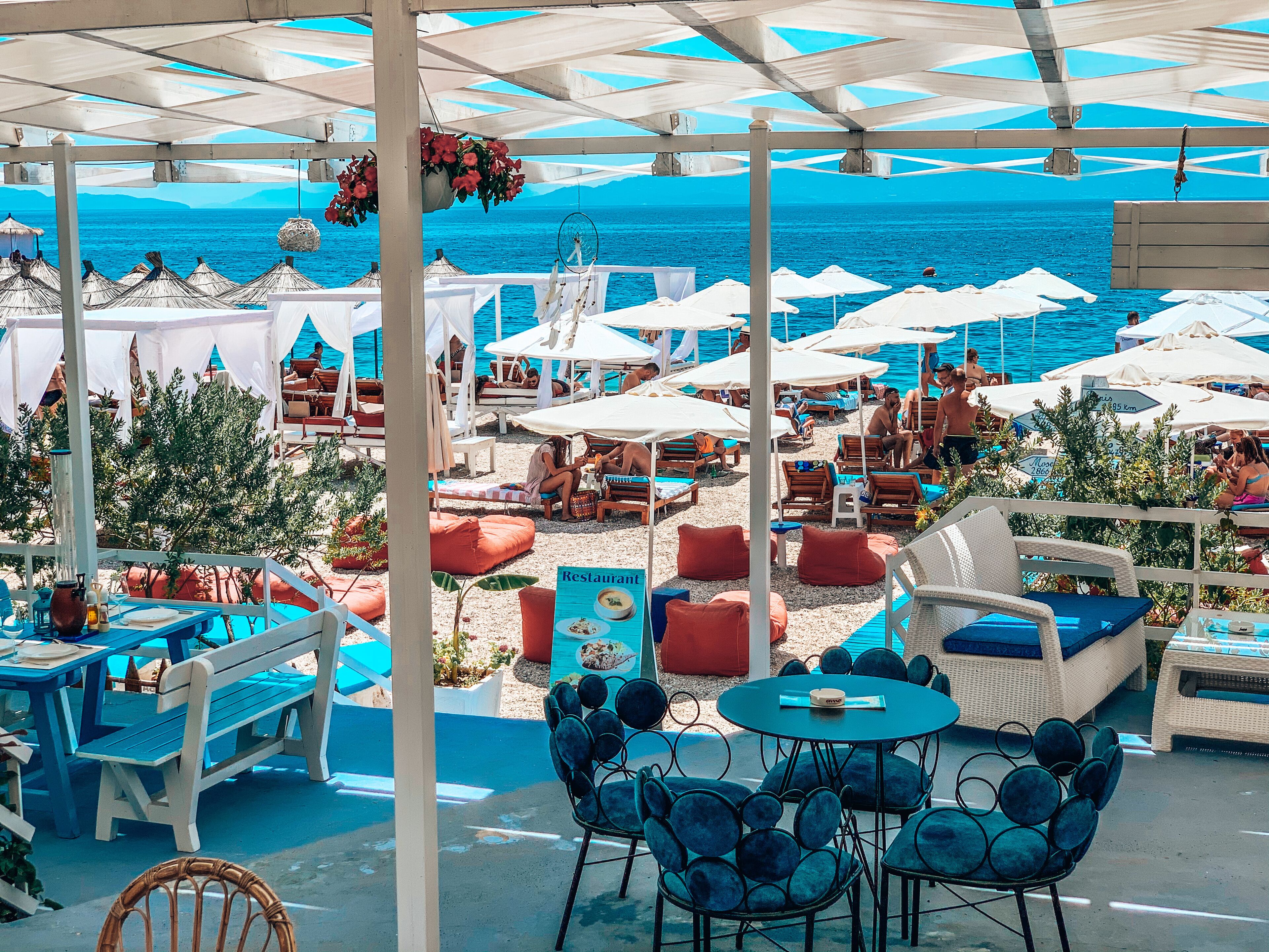Cocktail & Dreams - Beach Hotel