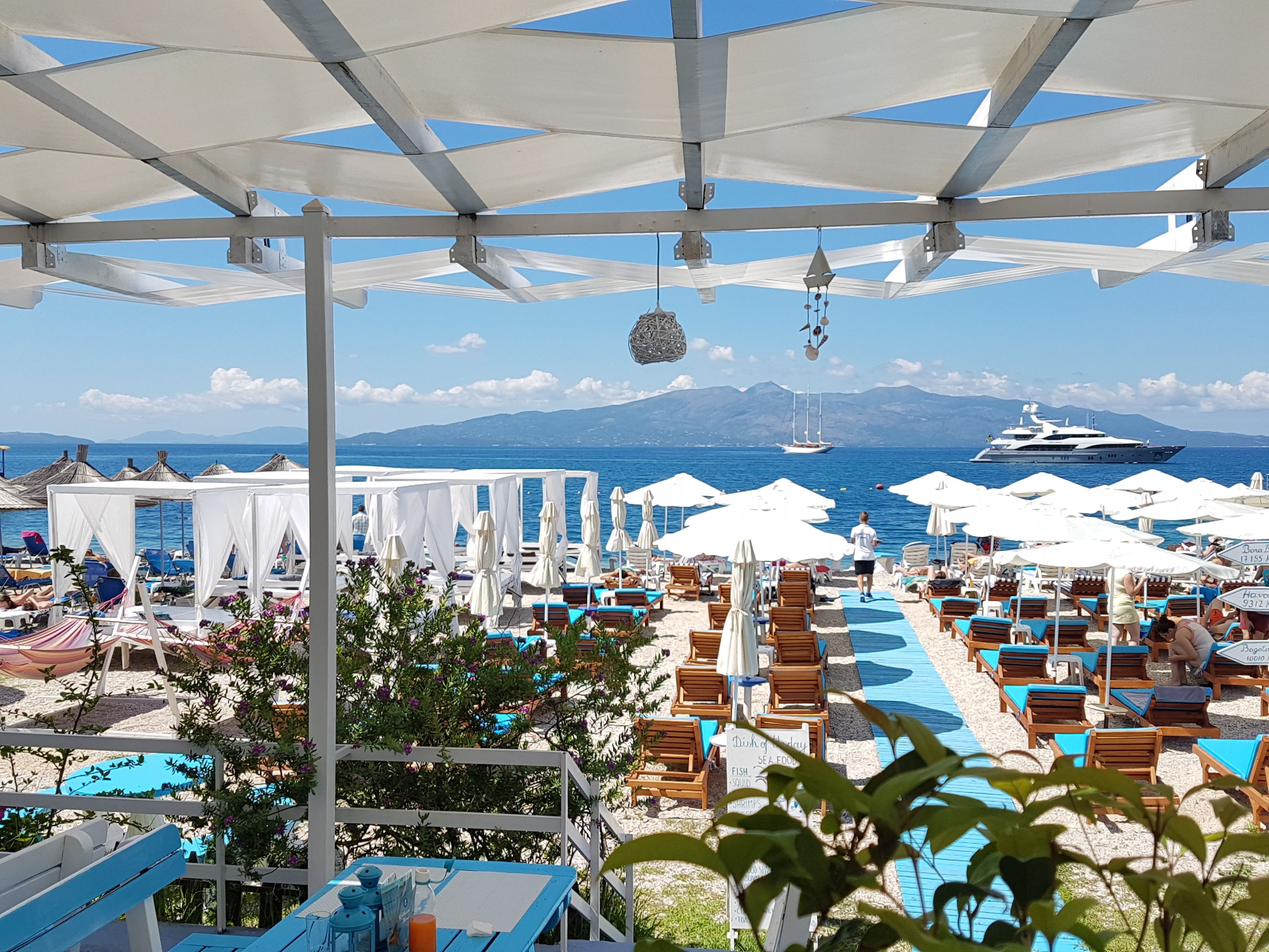 Cocktail & Dreams - Beach Hotel