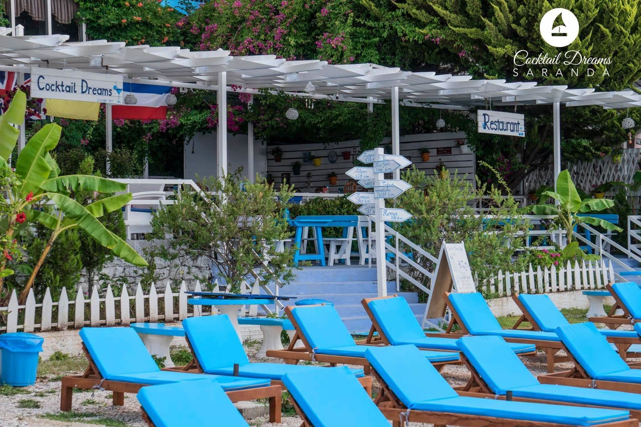 Cocktail & Dreams - Beach Hotel