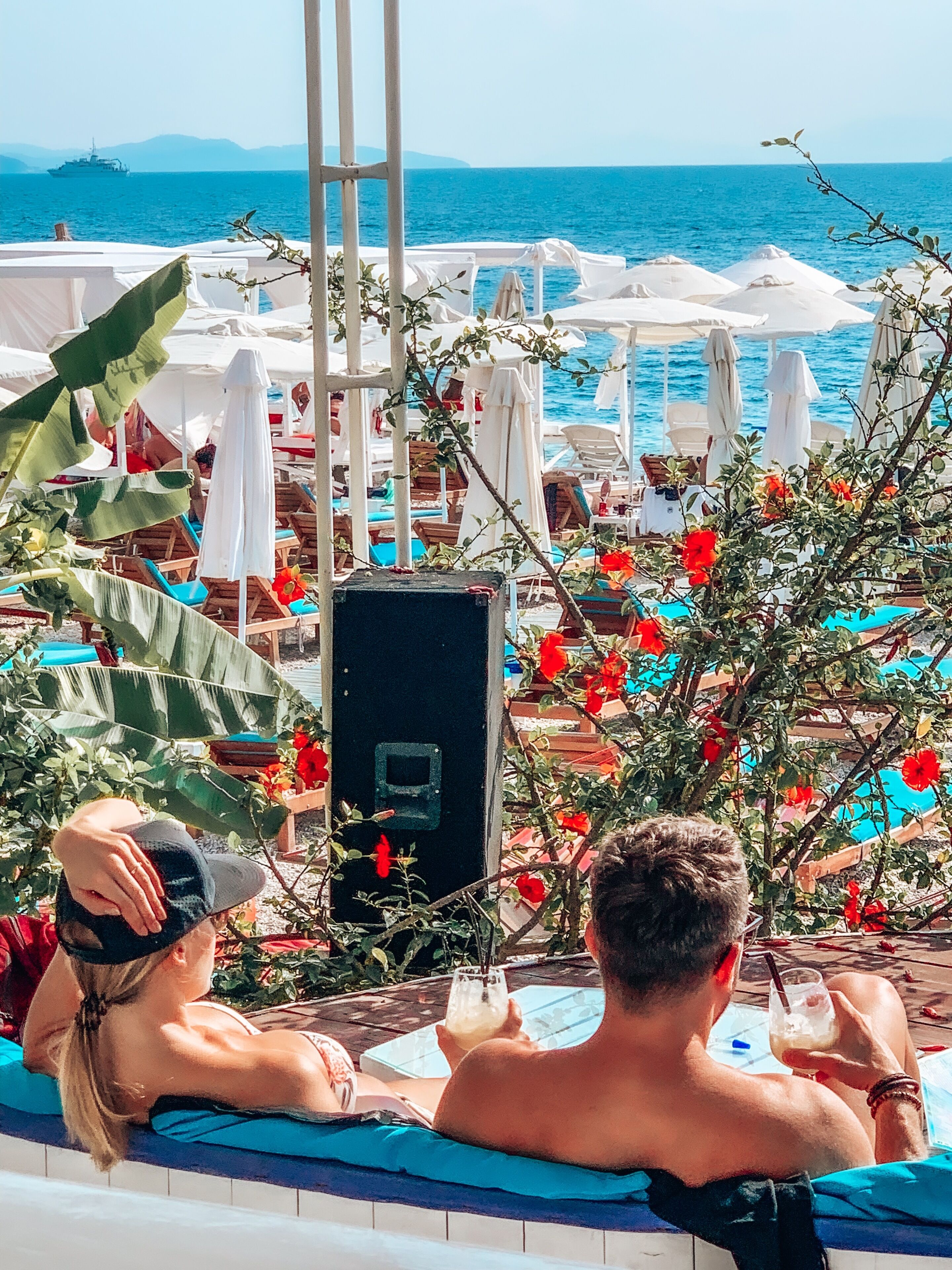 Cocktail & Dreams - Beach Hotel