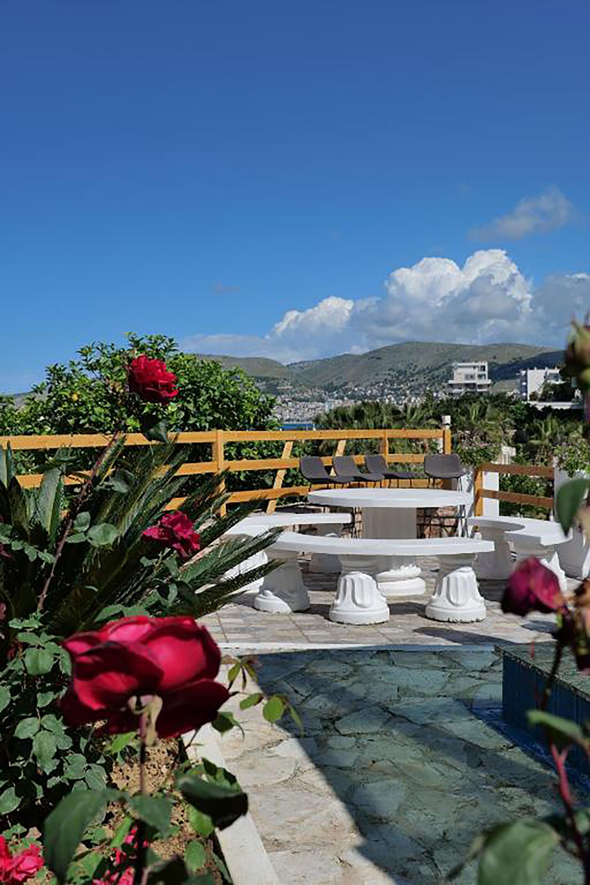 El Mare Hotel