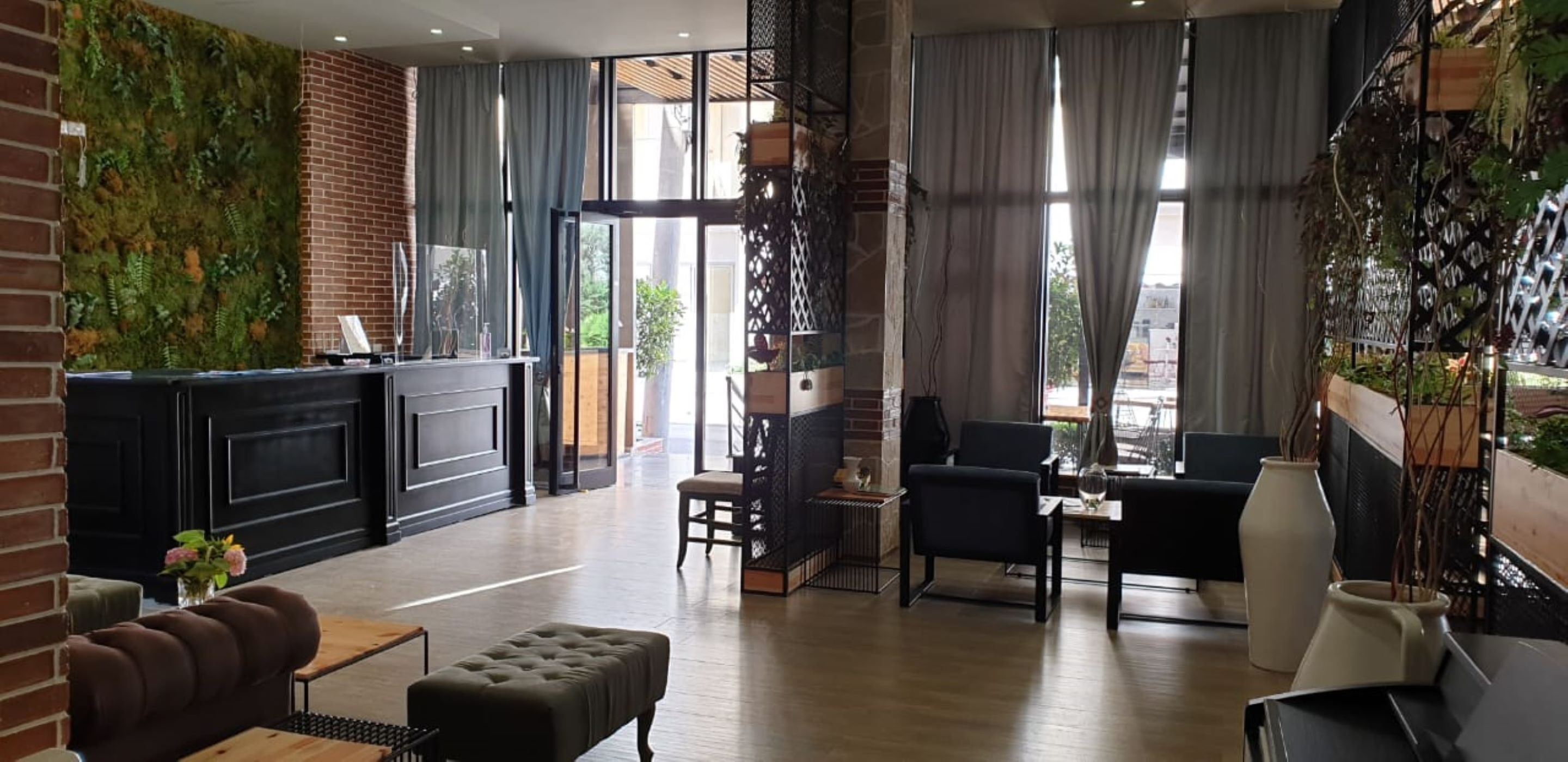 Eval Hotel Sarande
