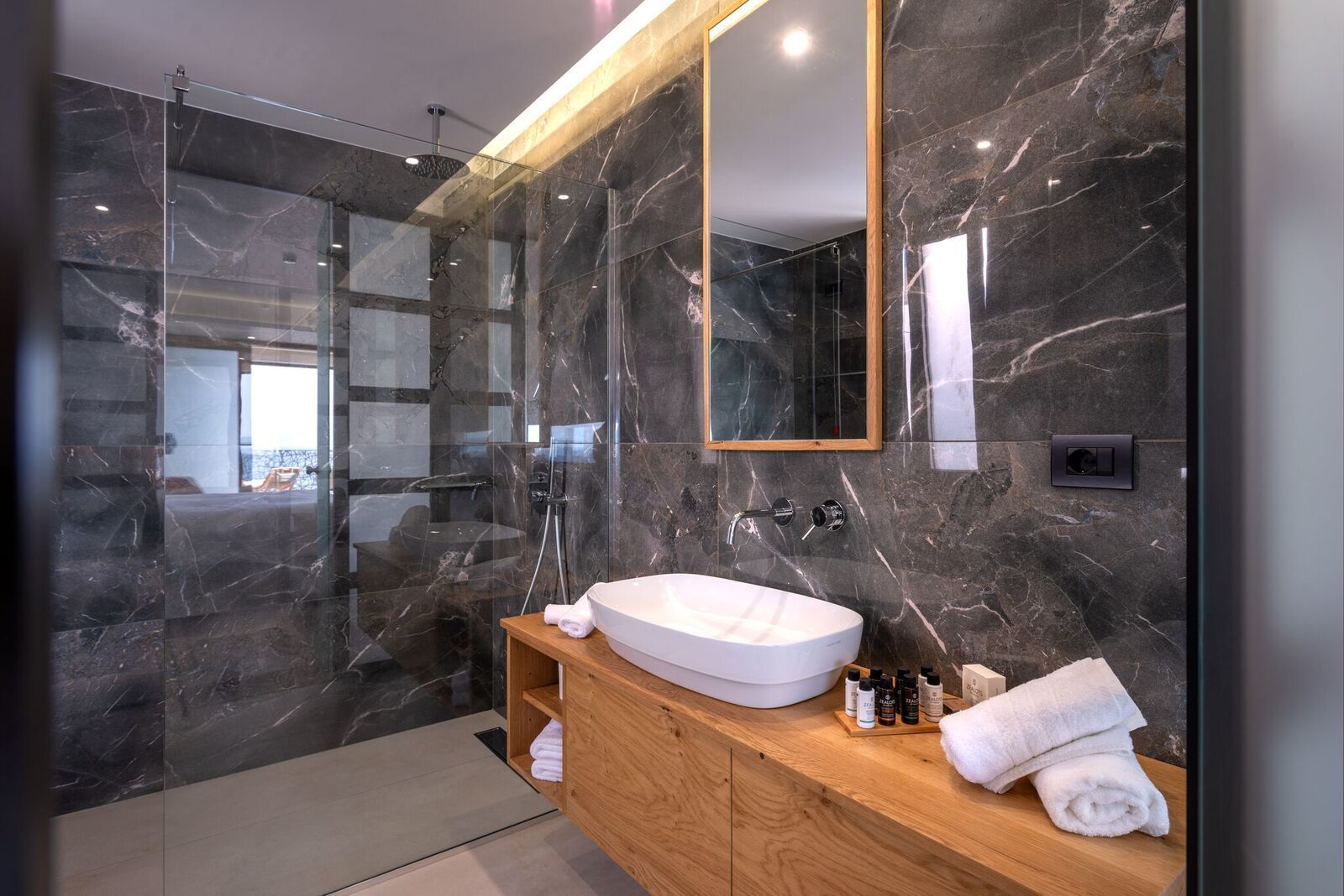 Glow Boutique Hotel & Suites