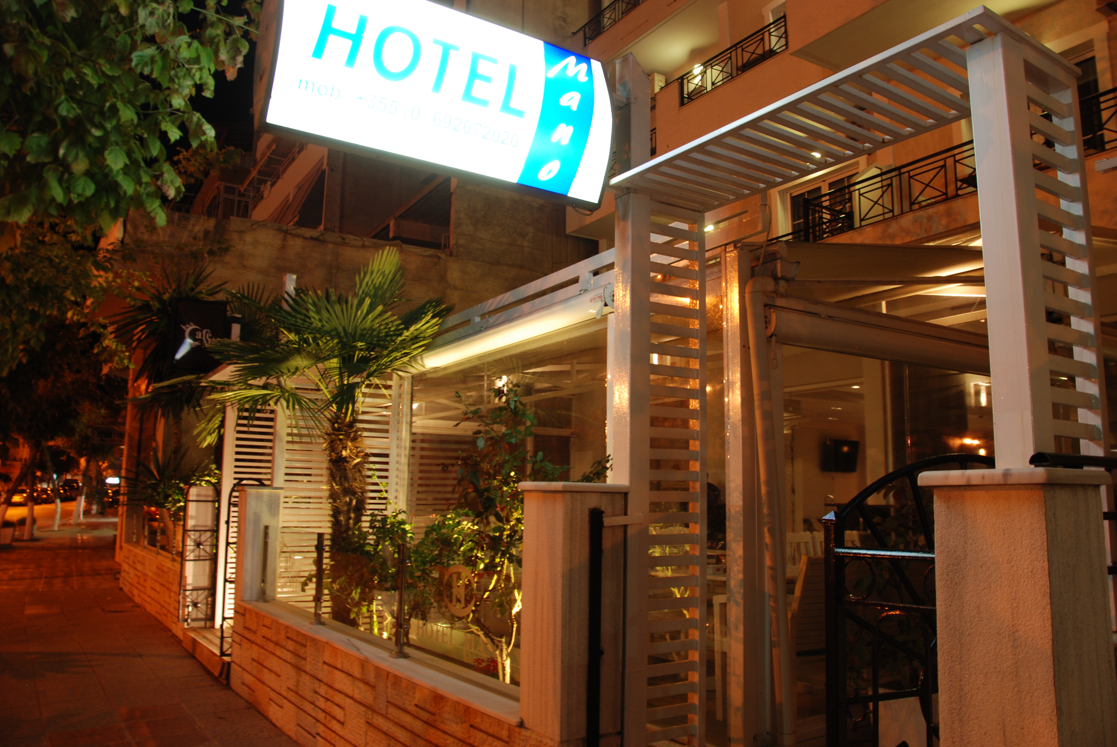 Hotel Mano