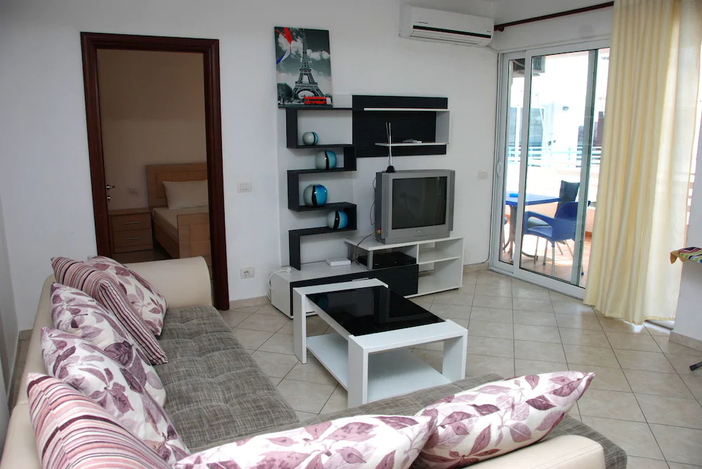 Lidis Apartments