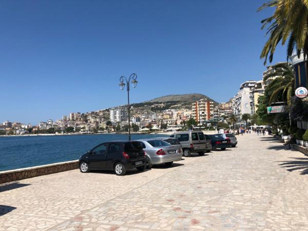 Lidis Apartments