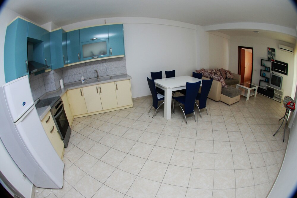 Lidis Apartments