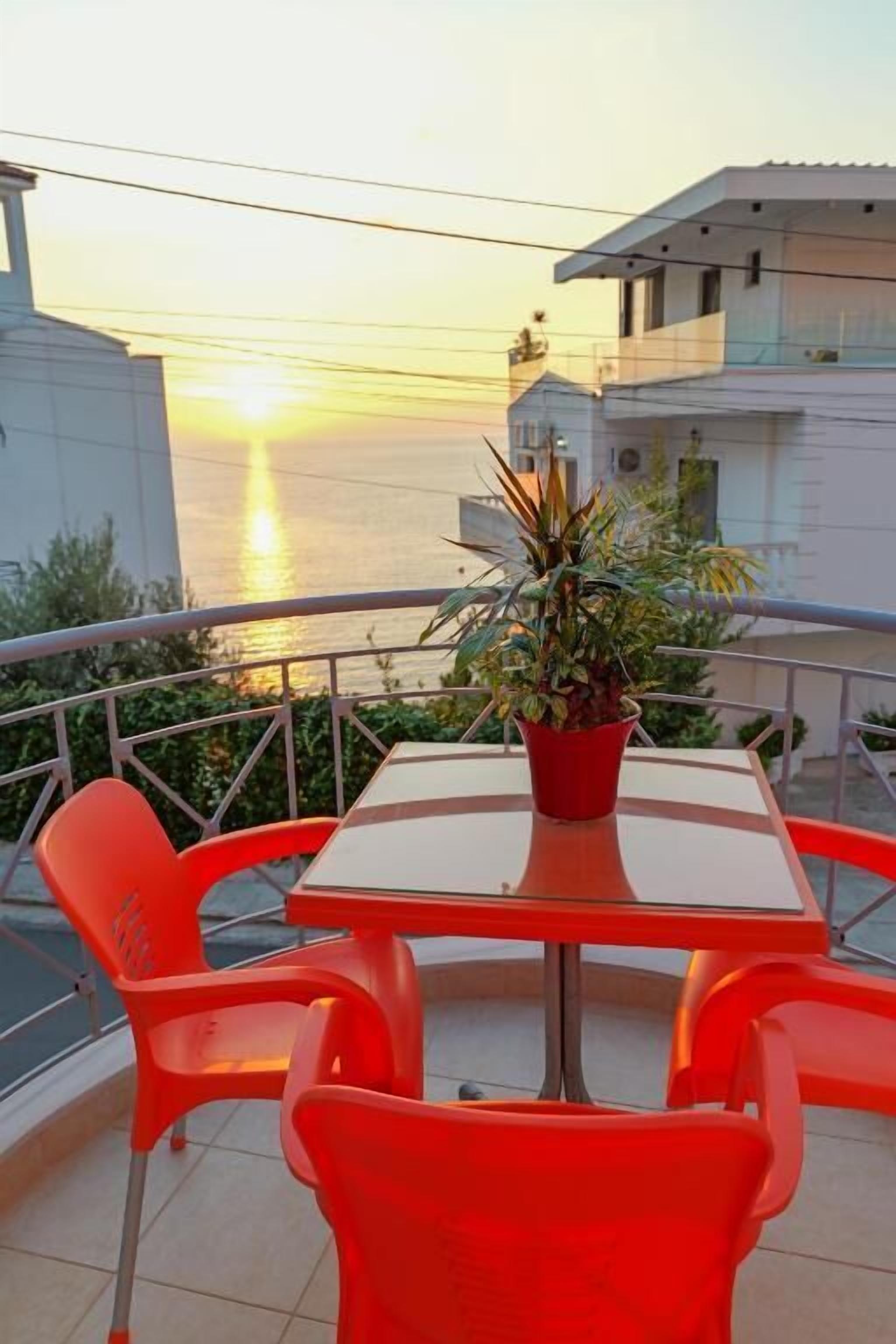 Melsi Apartments