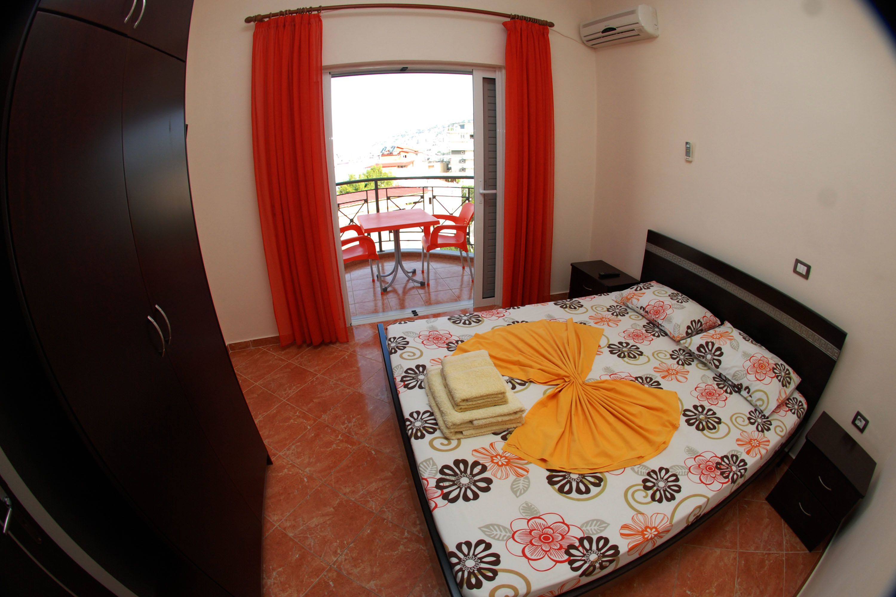 Melsi Apartments