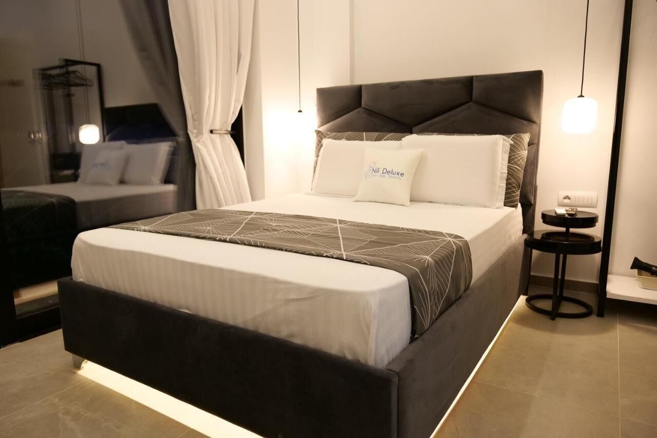 Nili Deluxe