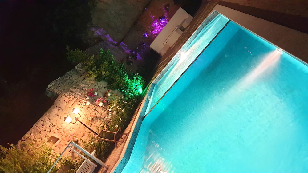 Paradise Hotel