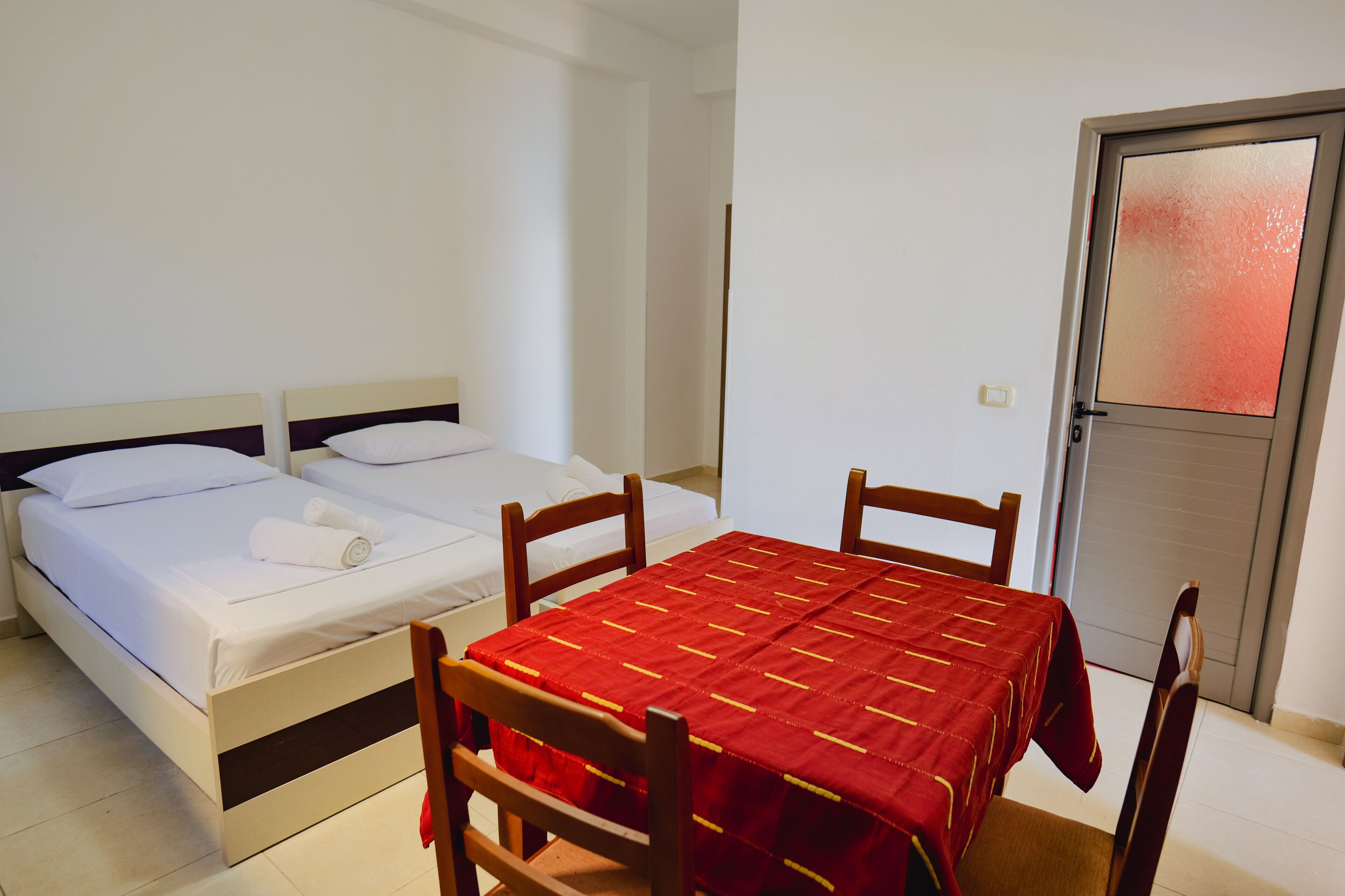Summer Kiss Hotel