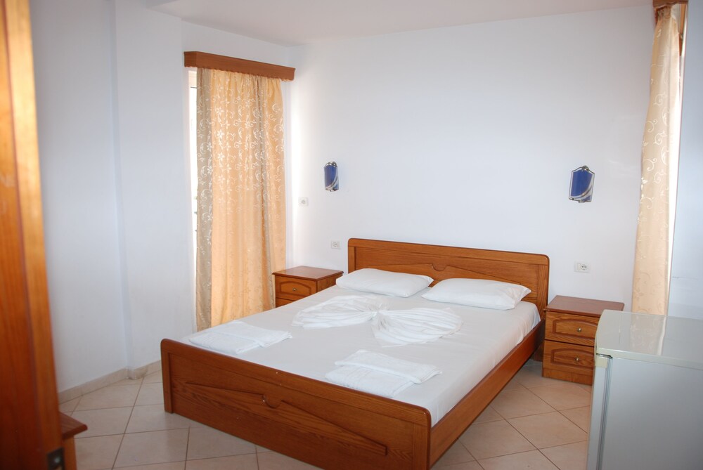 Vola Hotel