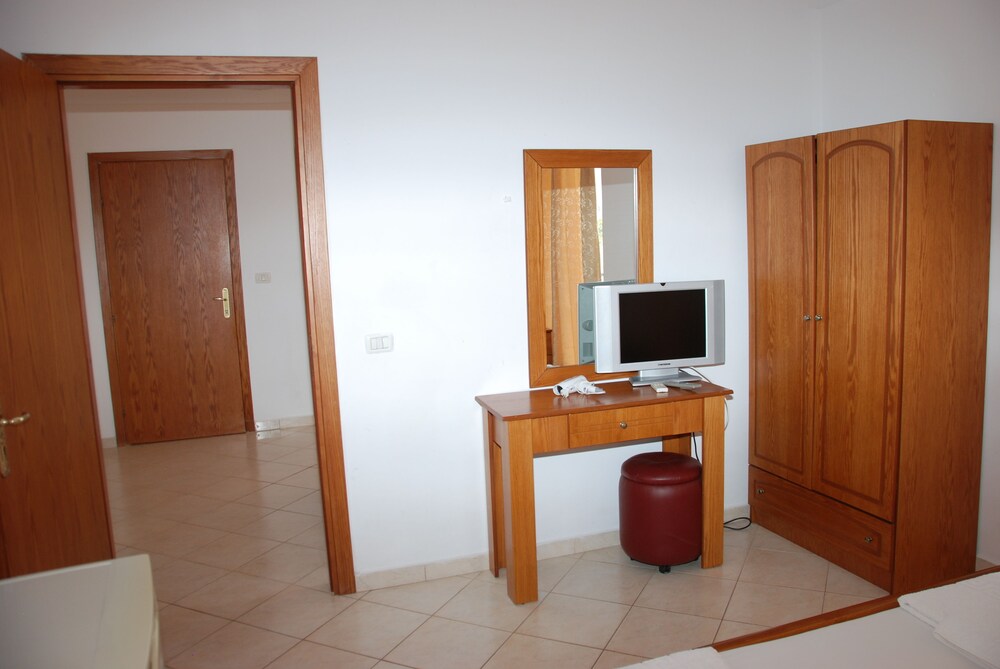 Vola Hotel