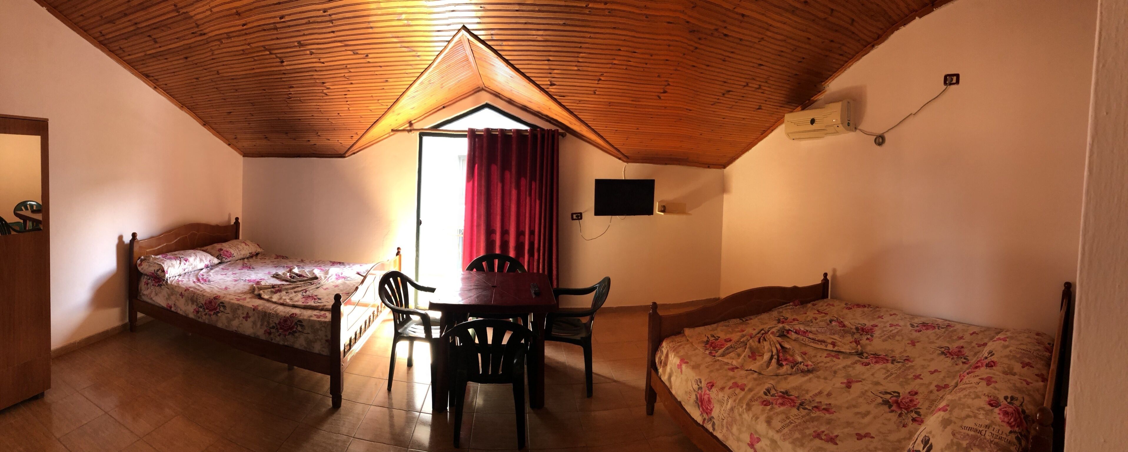 Hotel Gjinaj