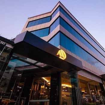 Albanopolis Hotel