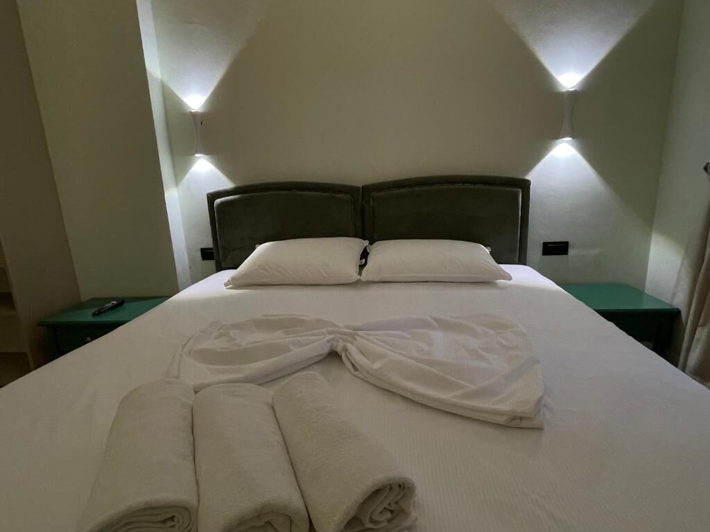 Amorino Tirana B&B