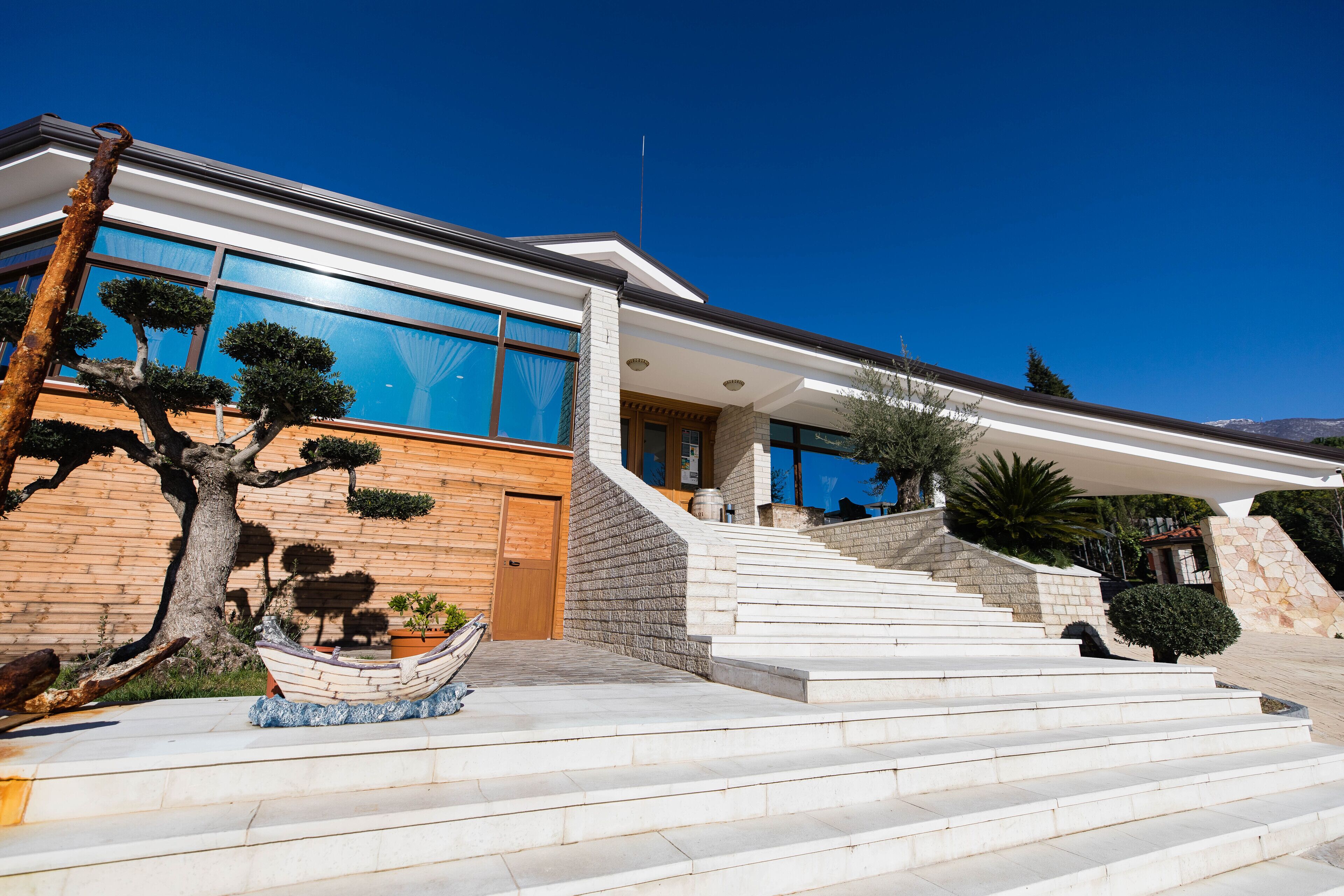 Château Linza Resort