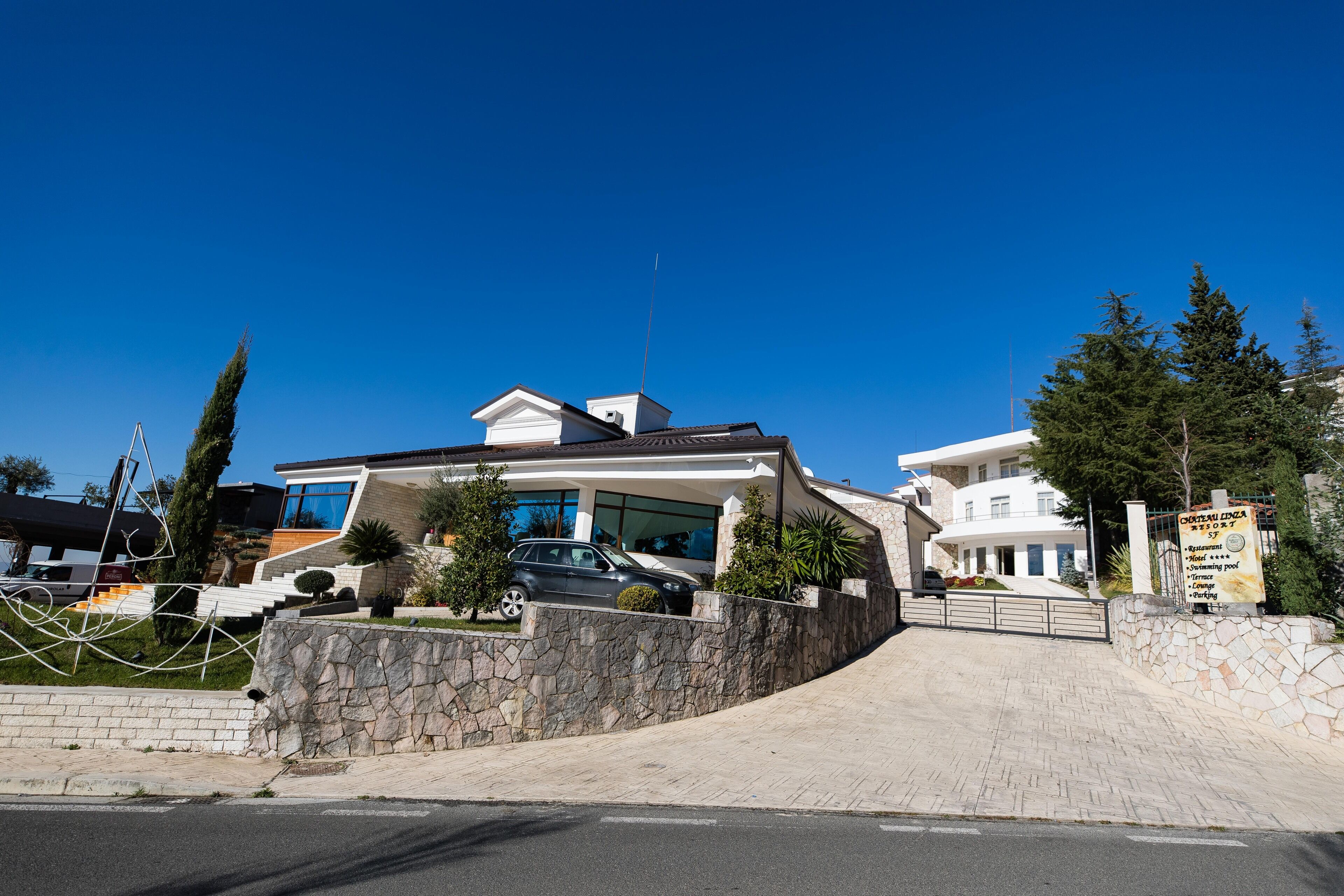 Château Linza Resort