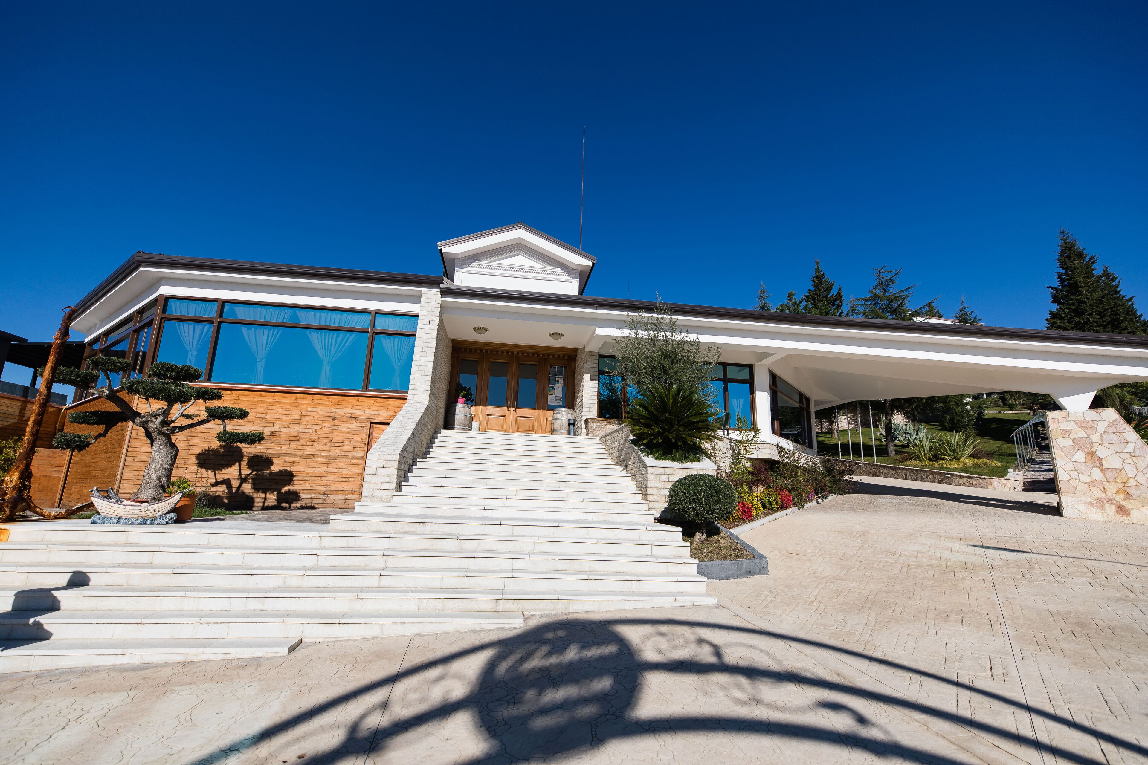 Château Linza Resort