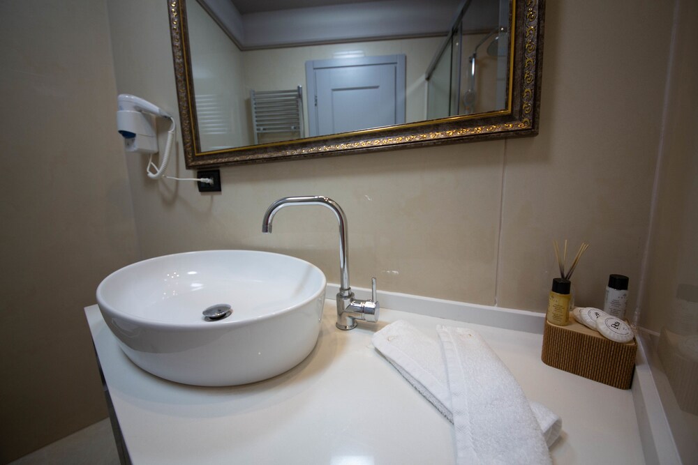 City Center Hotel