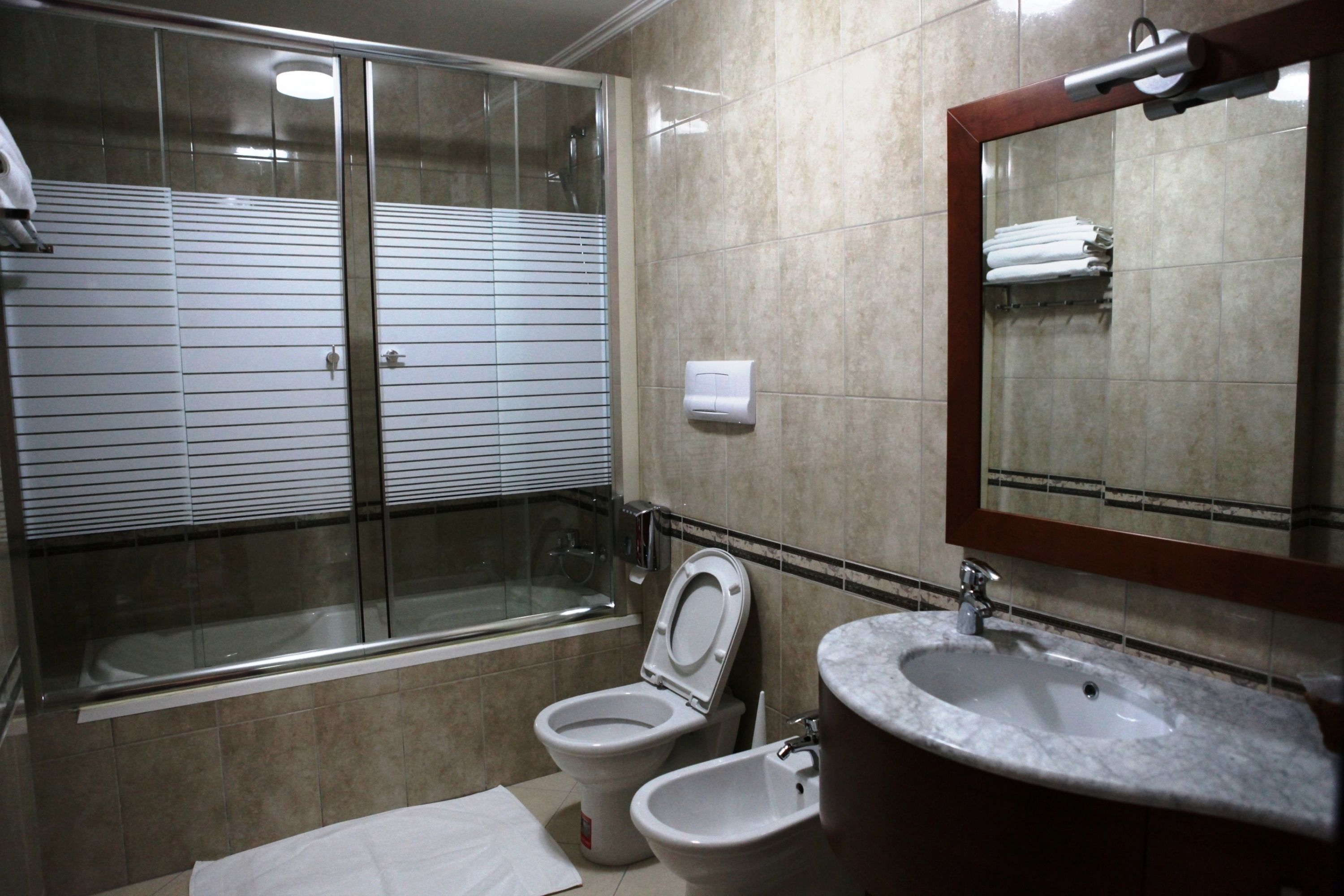 Dinasty Hotel
