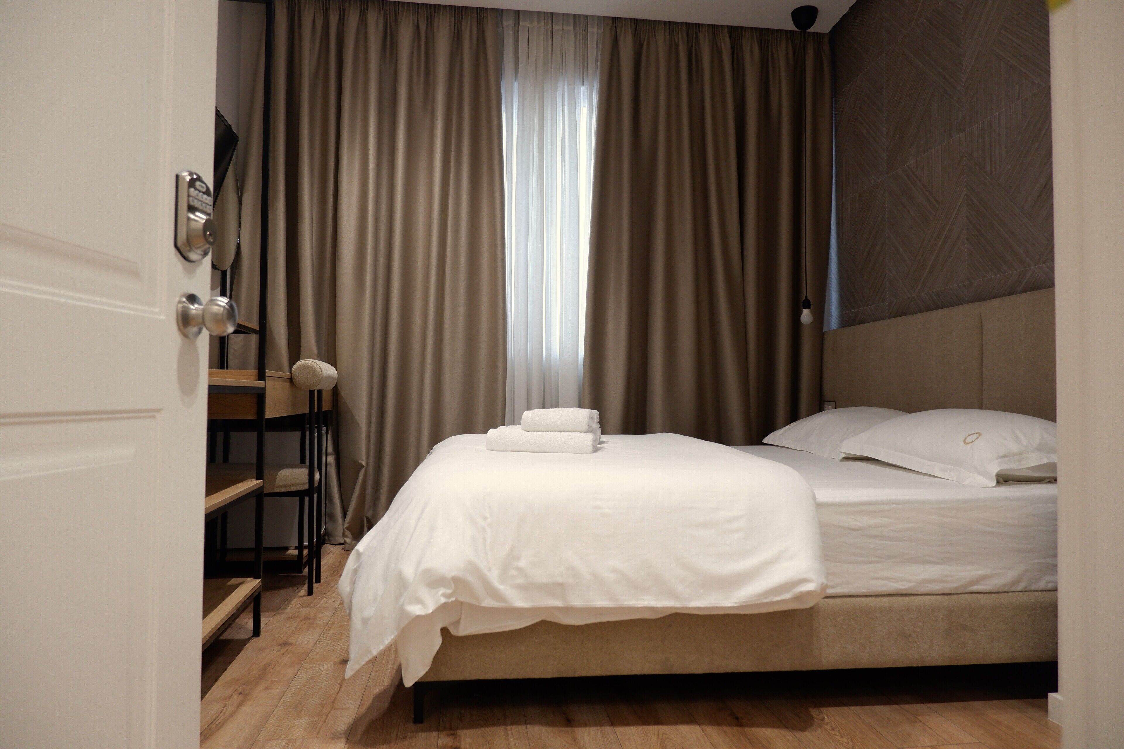 D-Rooms