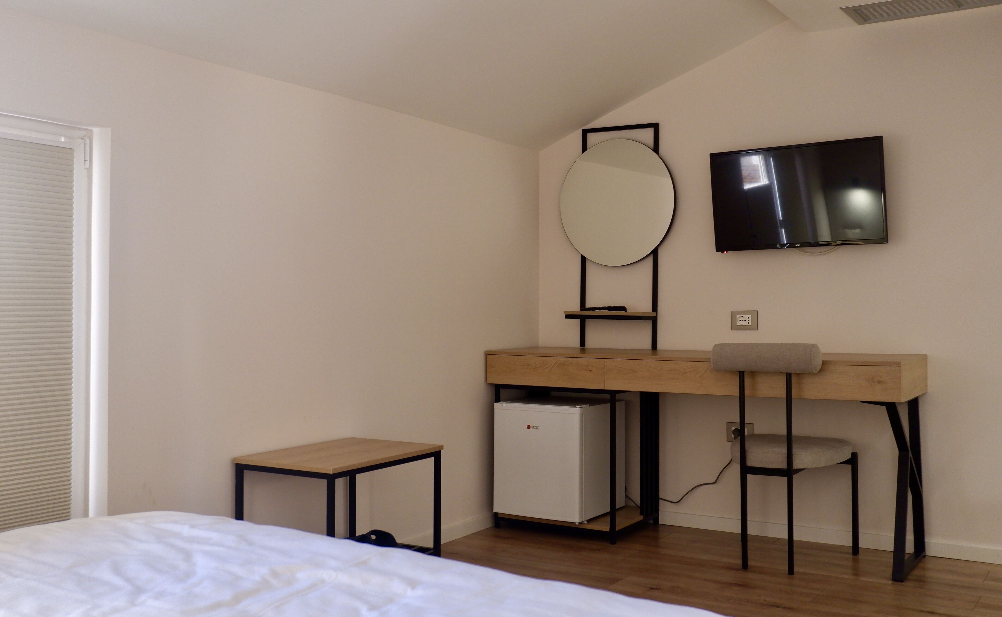 D-Rooms