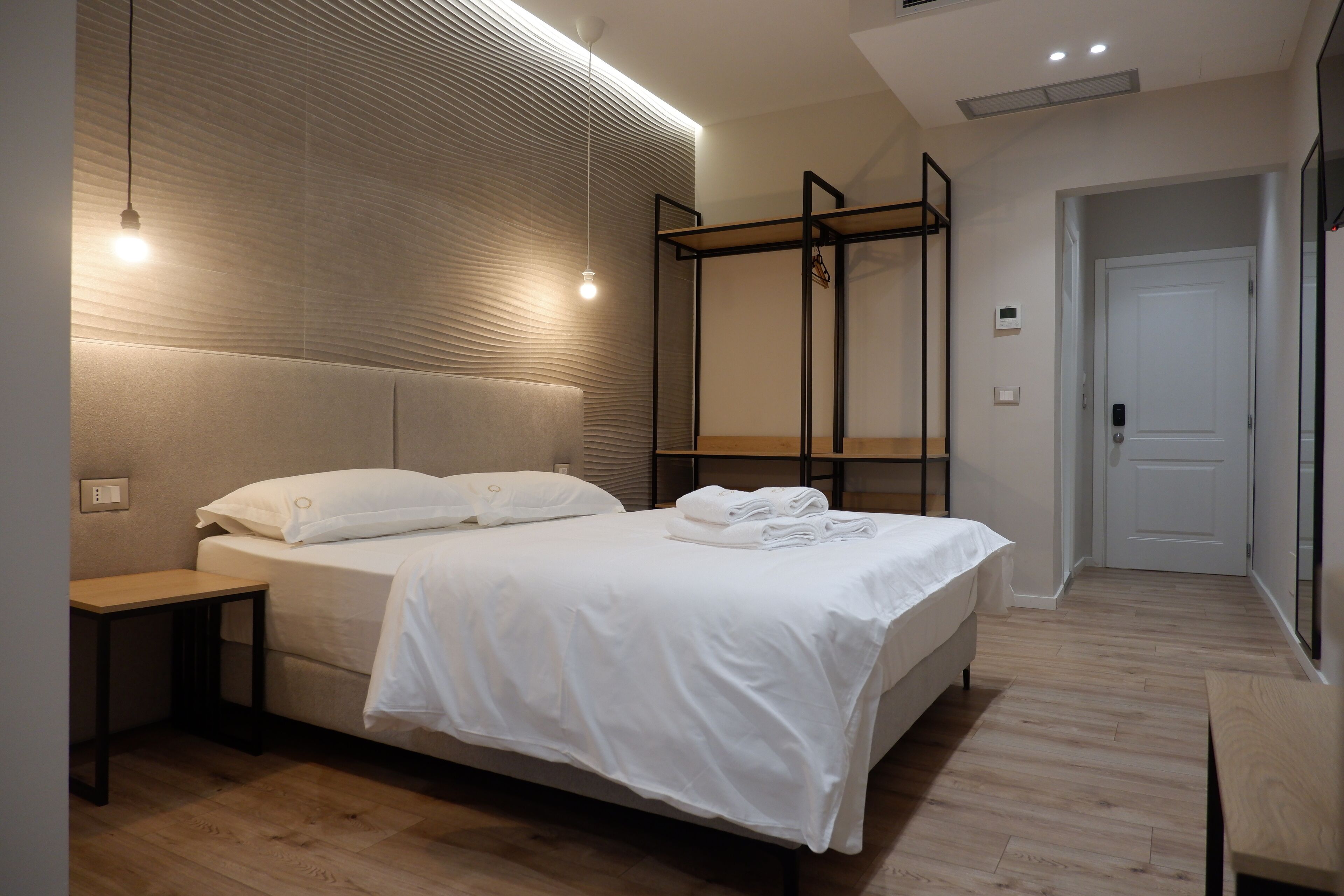 D-Rooms