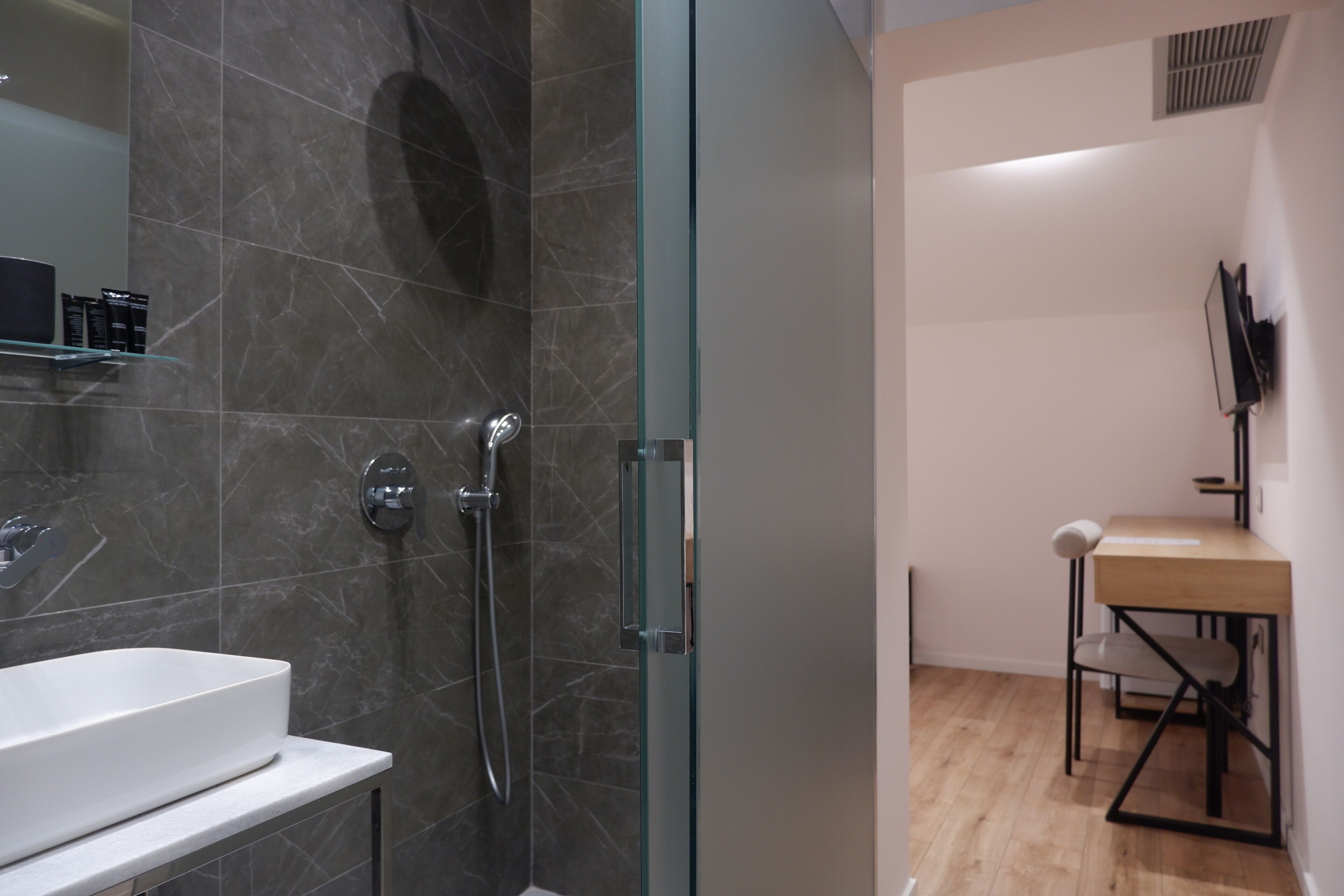 D rooms City Center Tirana