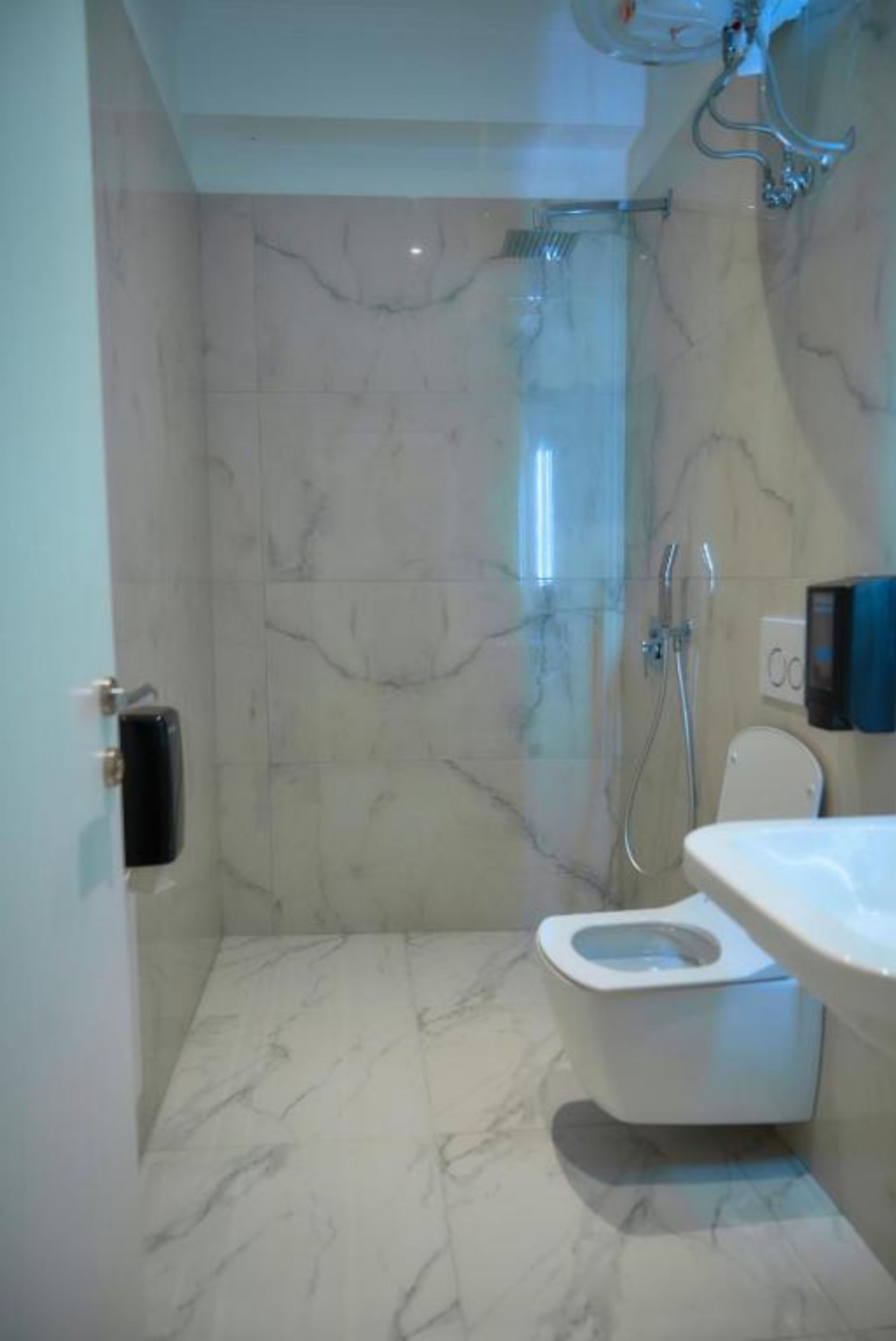 Kalpazo Inn Tirana