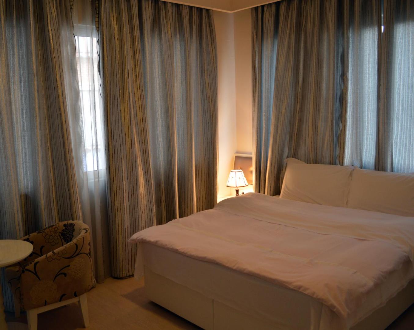 Select Hotel