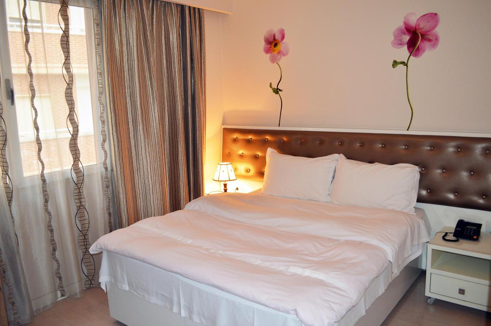 Select Hotel