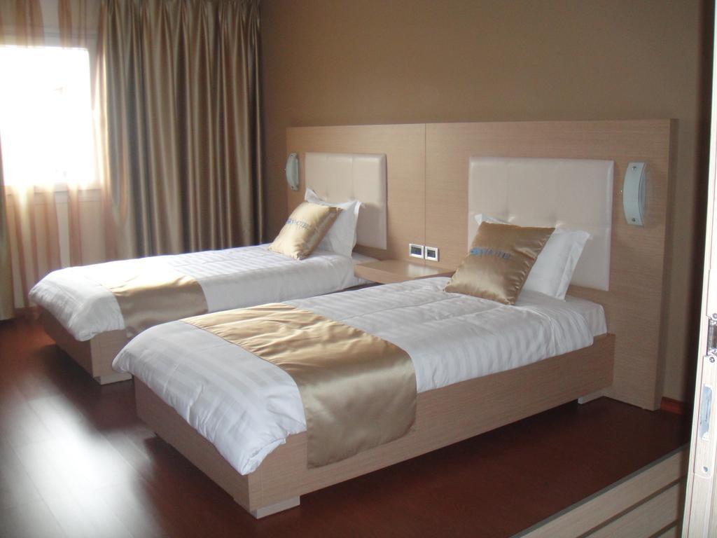 Sky 2 Hotel