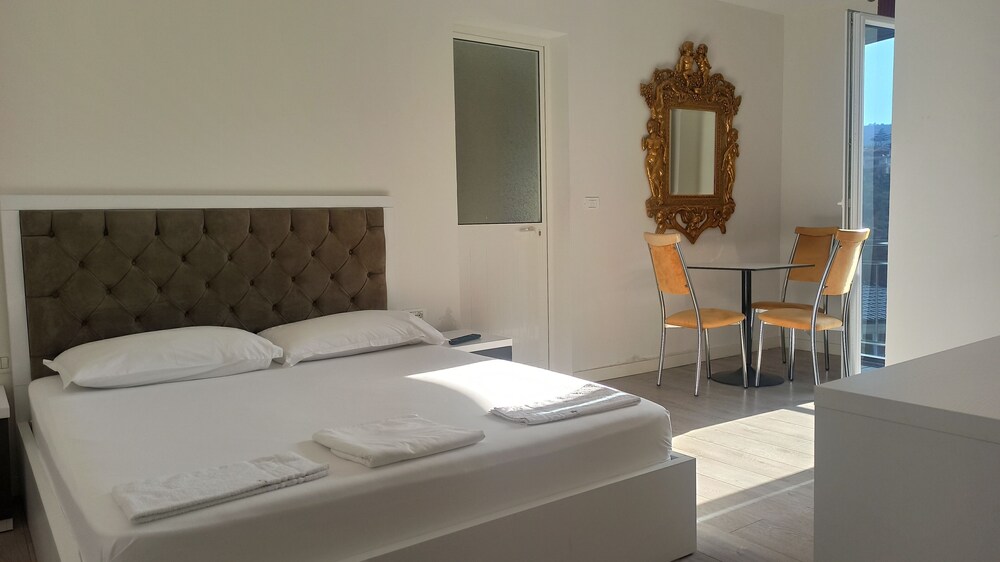Star Hotel