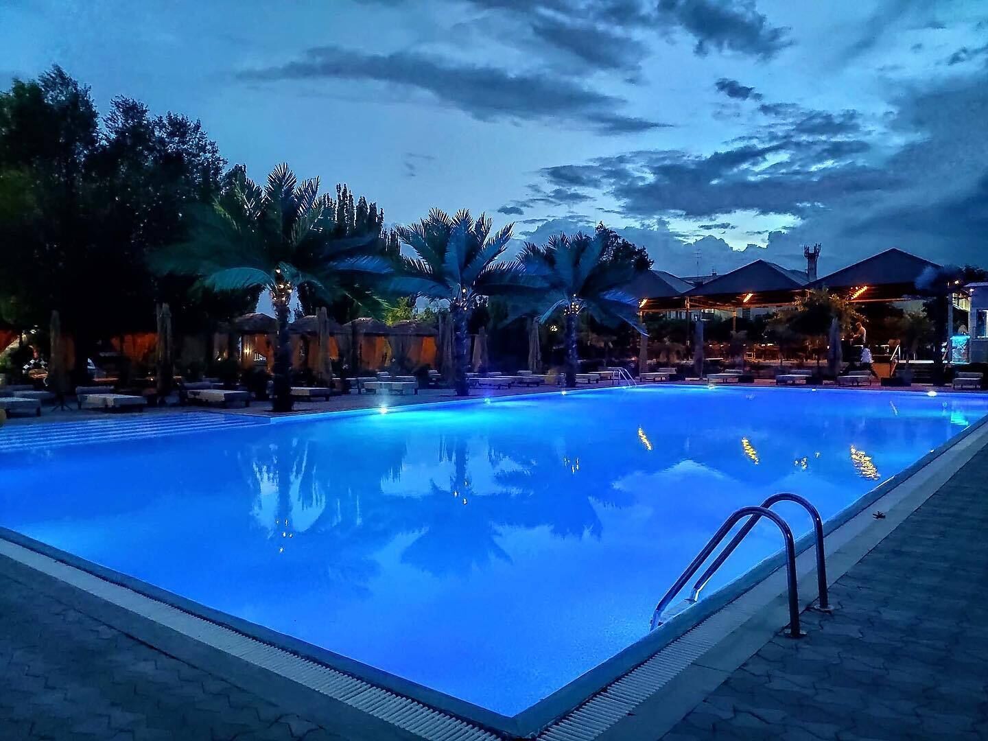Cross Resort