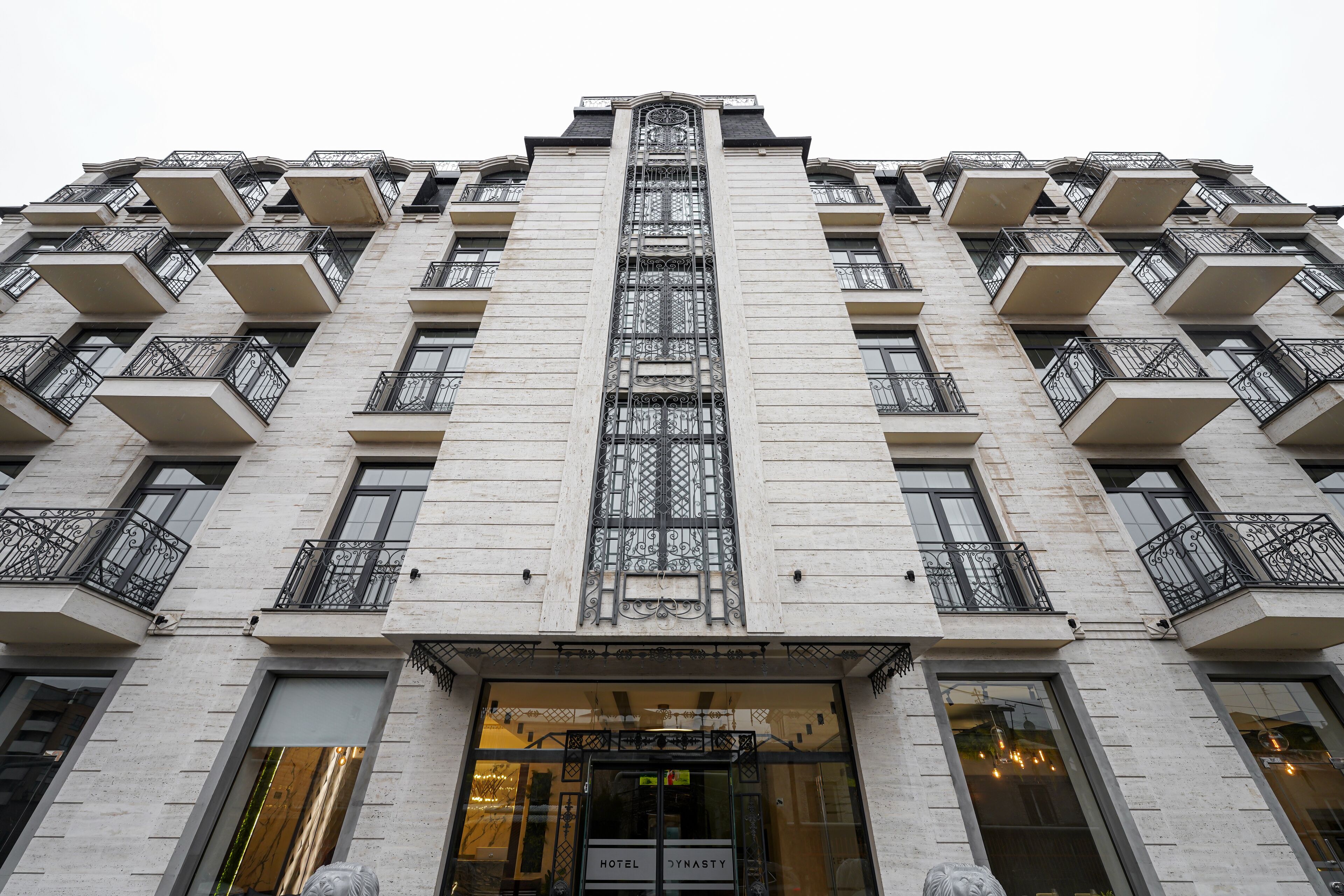 Dynasty Hotel