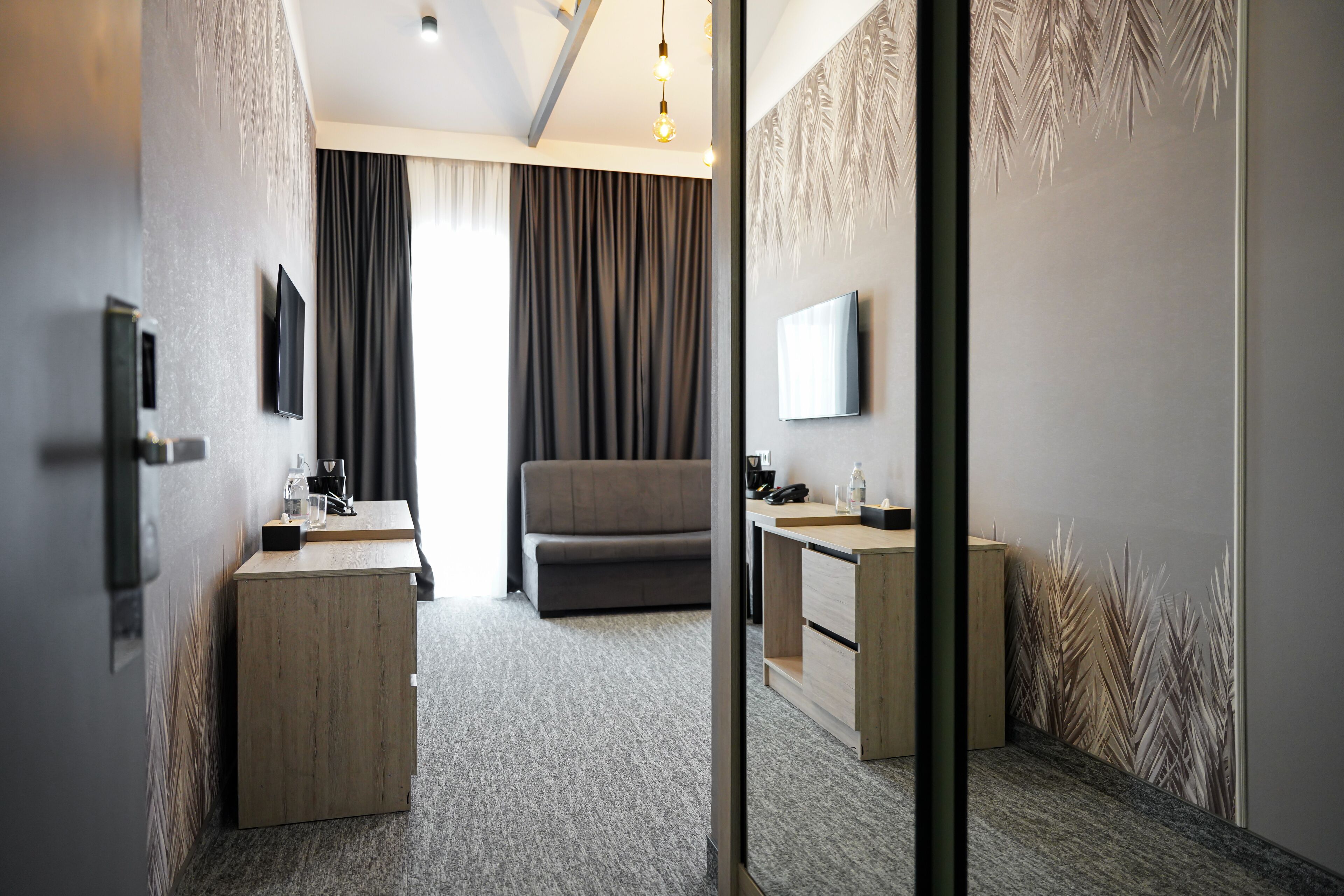 Dynasty Hotel