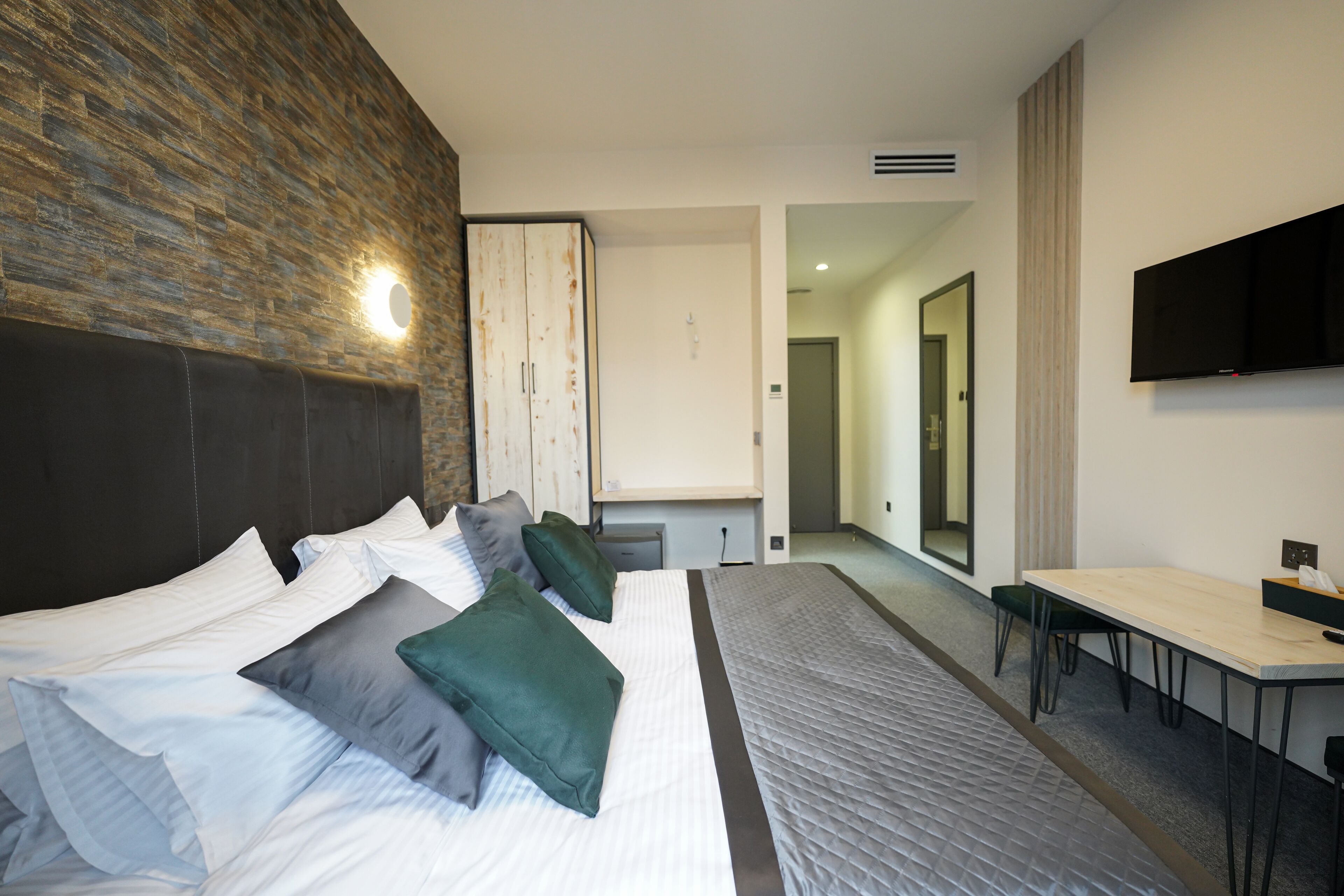 Dynasty Hotel